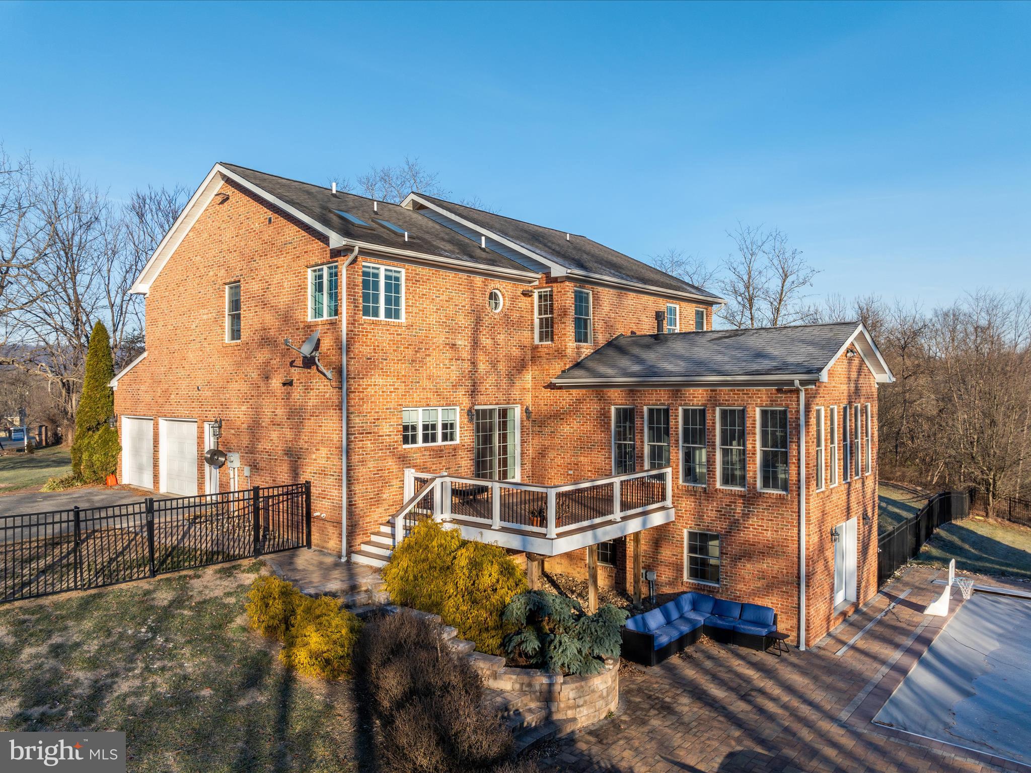 WINFIELD - Residential