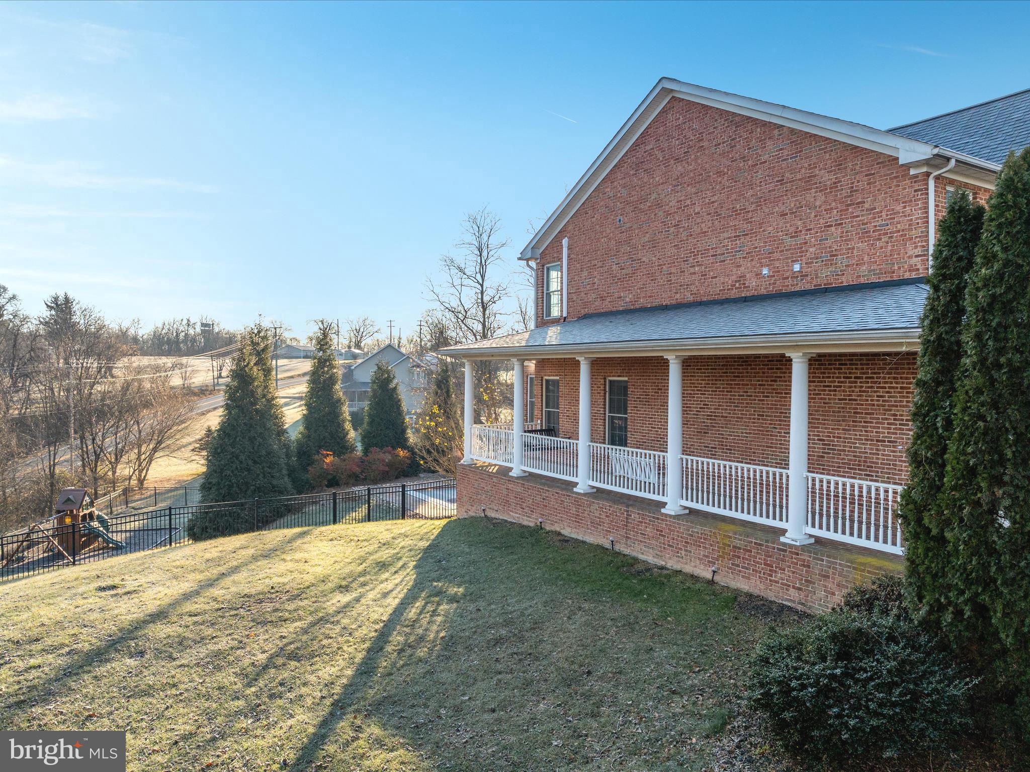 WINFIELD - Residential