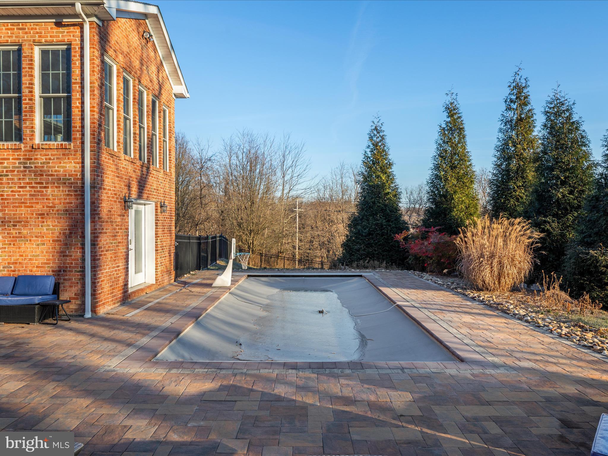 WINFIELD - Residential