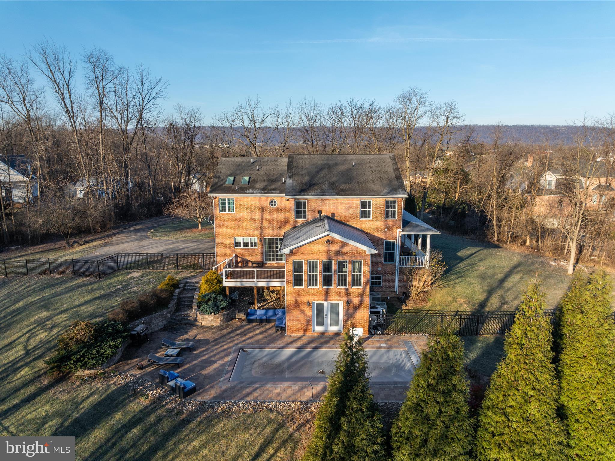 WINFIELD - Residential