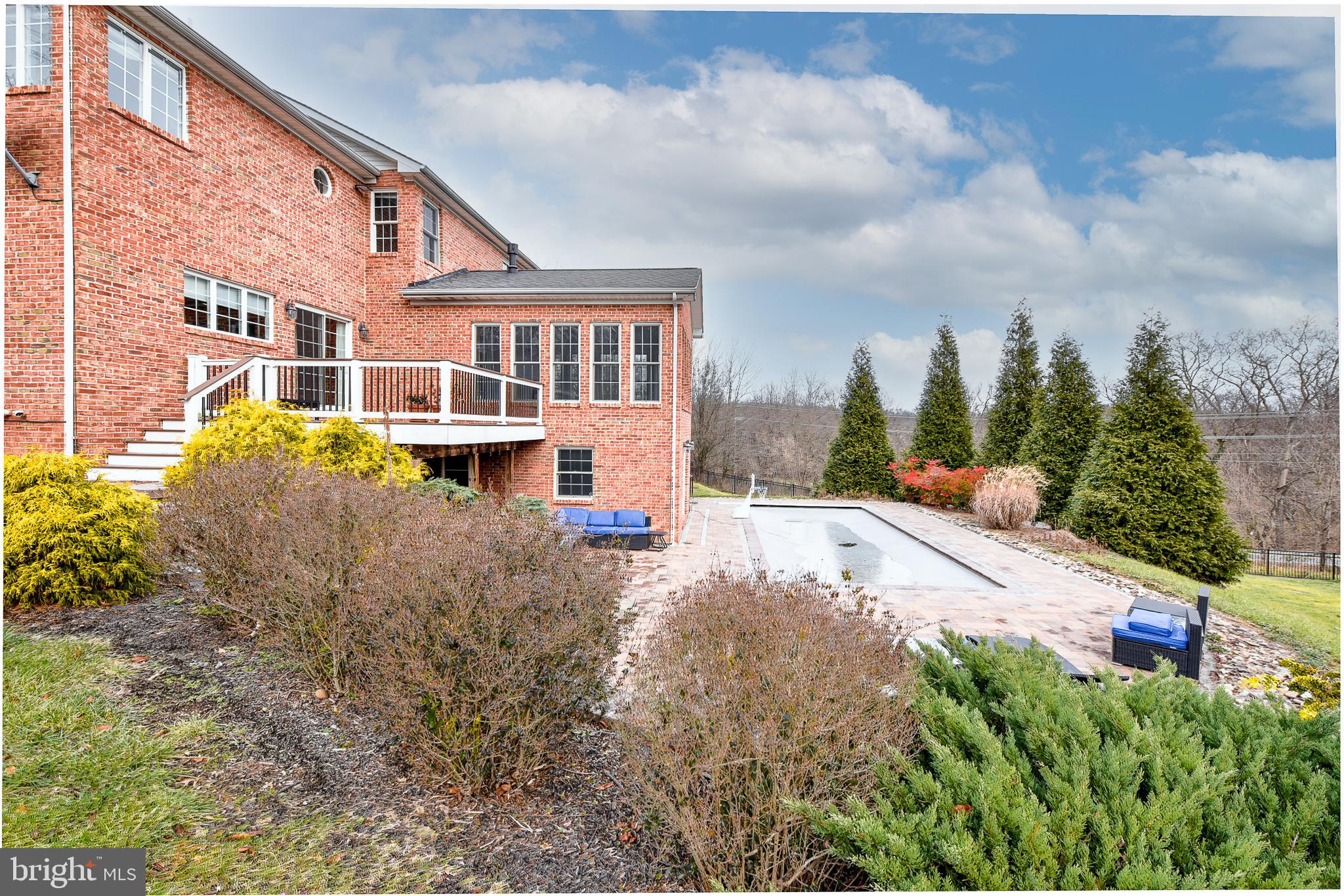 WINFIELD - Residential