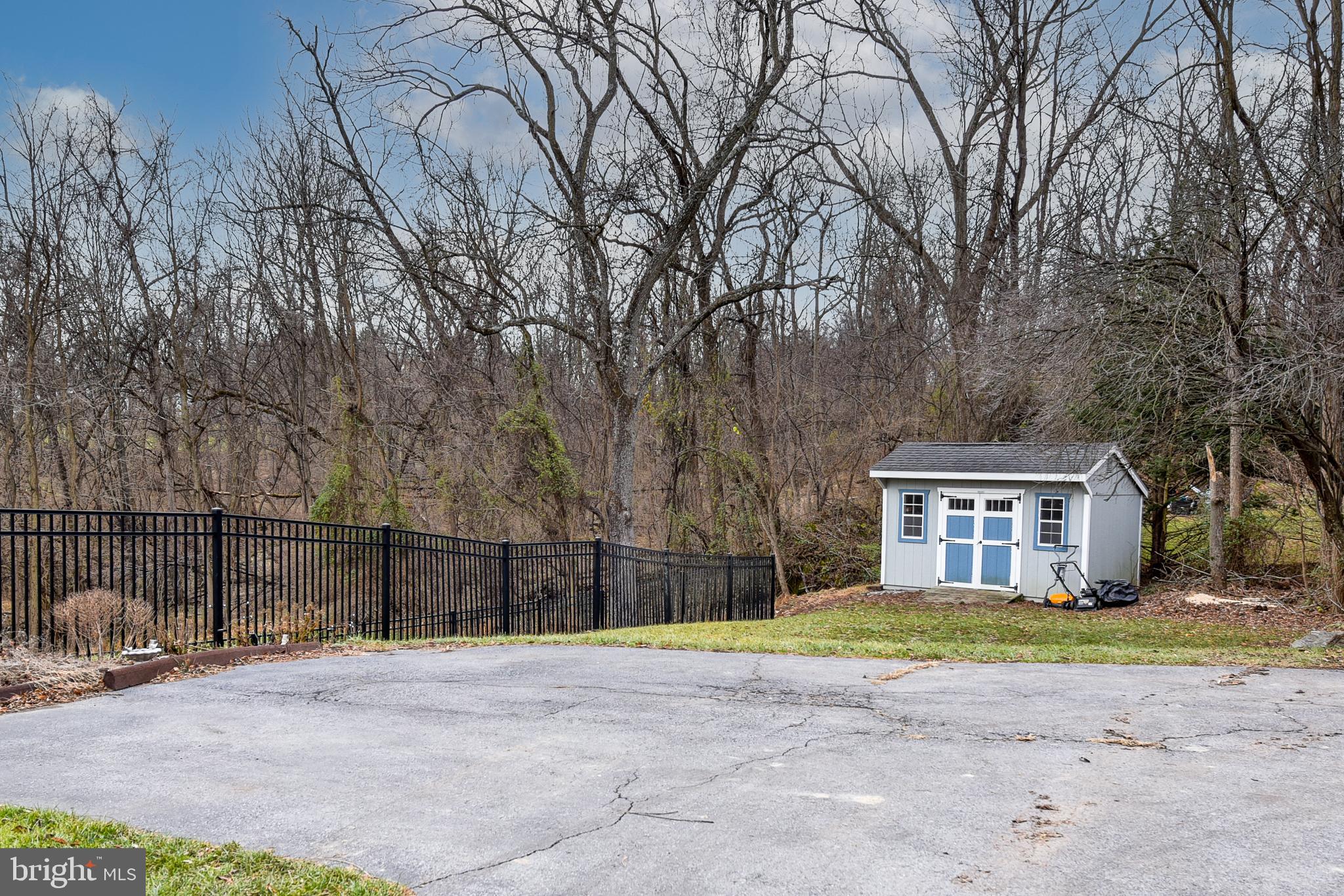 WINFIELD - Residential