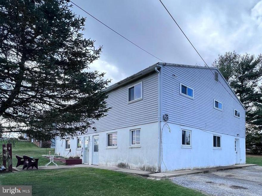 Great opportunity to rent this 3 bedroom, 1.5 bathroom Duplex in Hampstead. Home has a living room, dining room, kitchen and laundry room. Please request applications directly from Cascade Property Management or the listing agent. $50 per applicant fee.