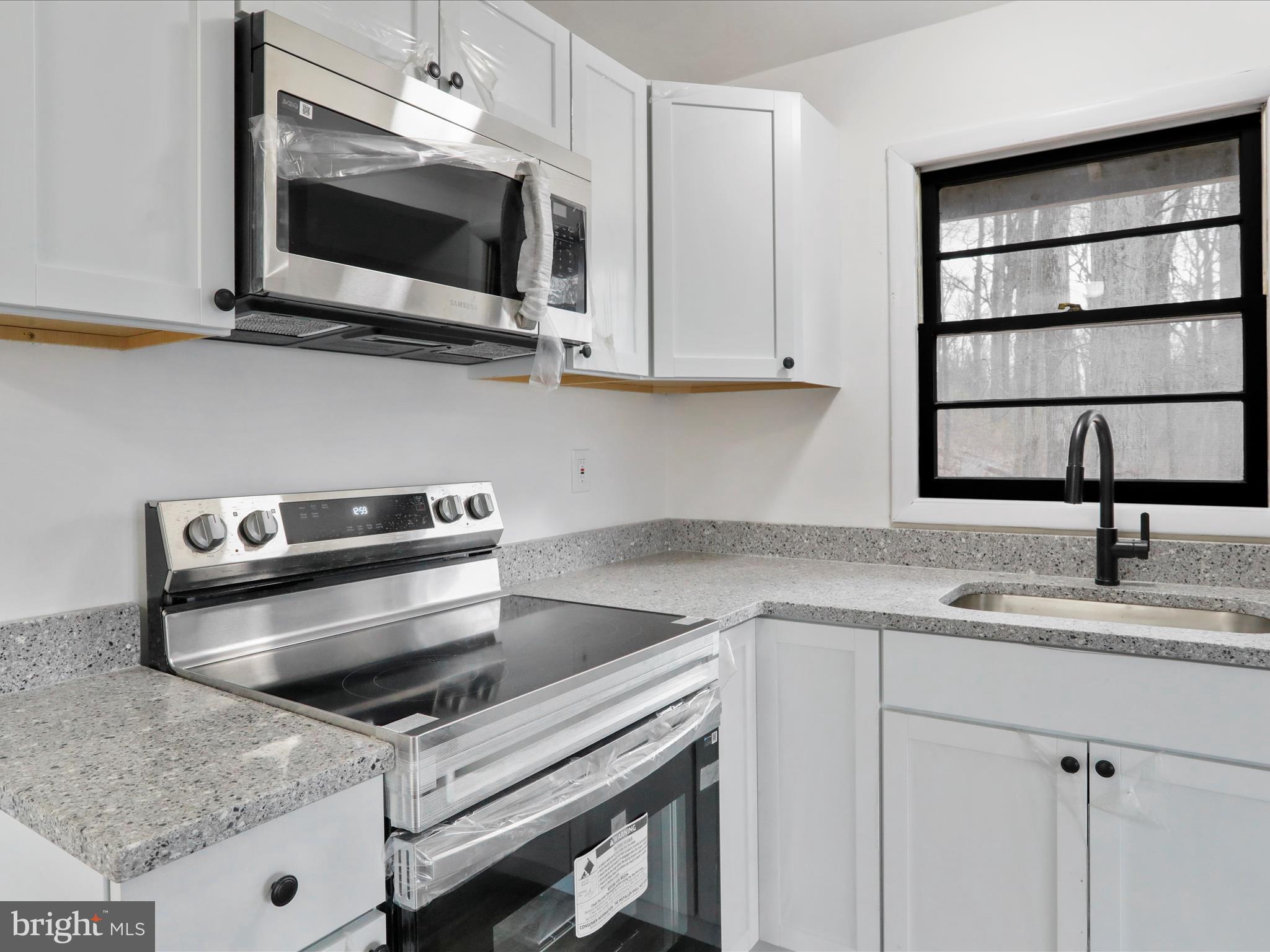 BLUE MOUNTAIN - Residential