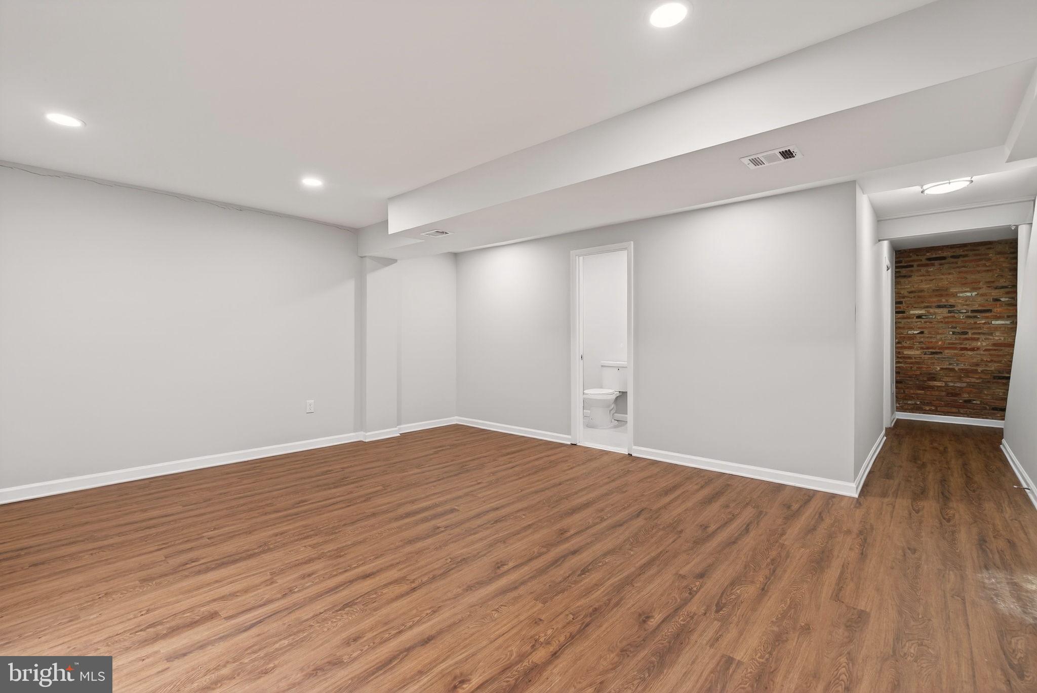 BRIARY FARMS TOWNHOMES - Residential