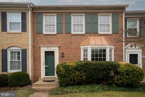 Photo of 8219 Doctor Craik Court, ALEXANDRIA, VA 22306 (MLS # VAFX2294322)