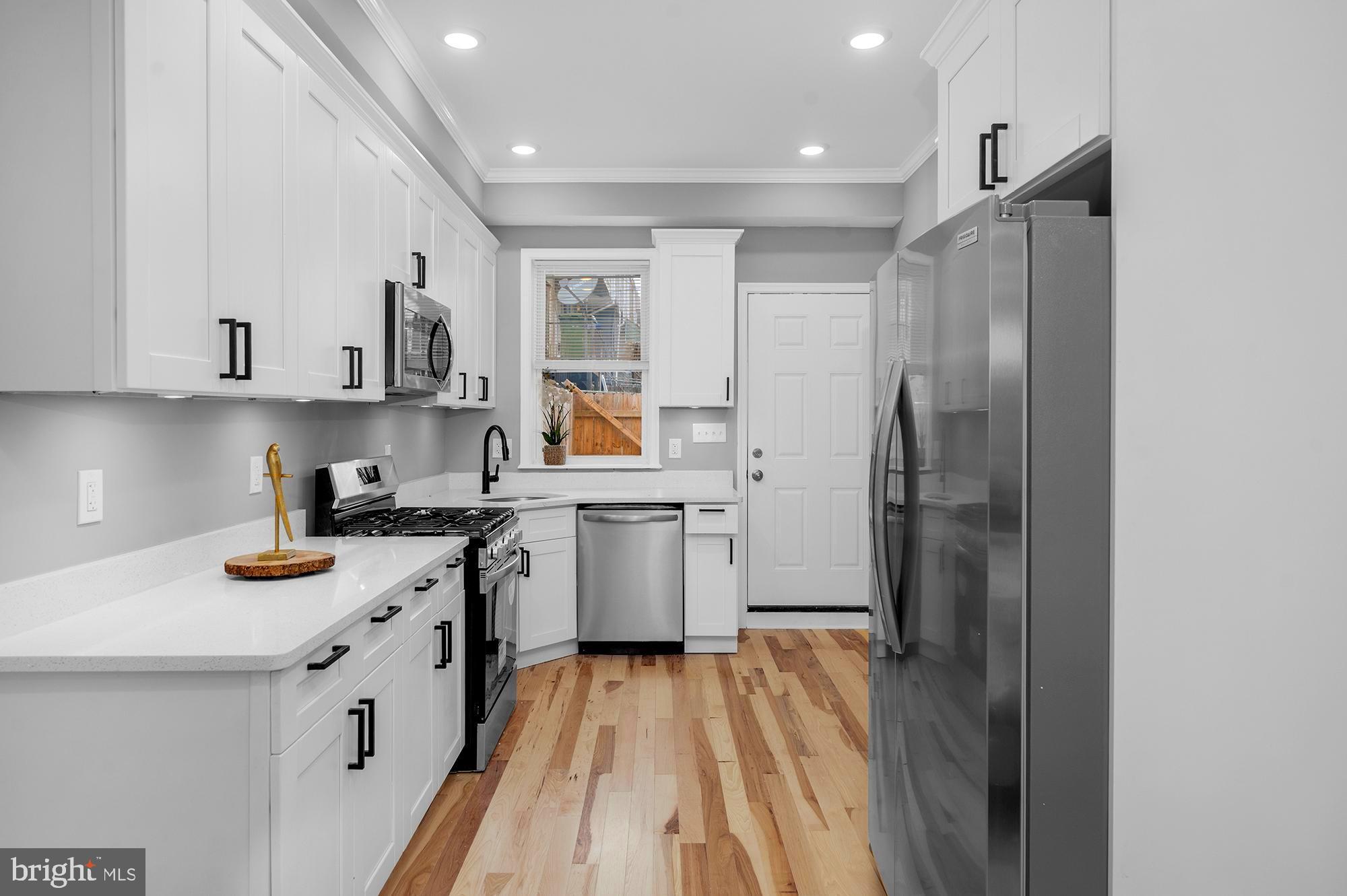 BROADWAY EAST - Residential