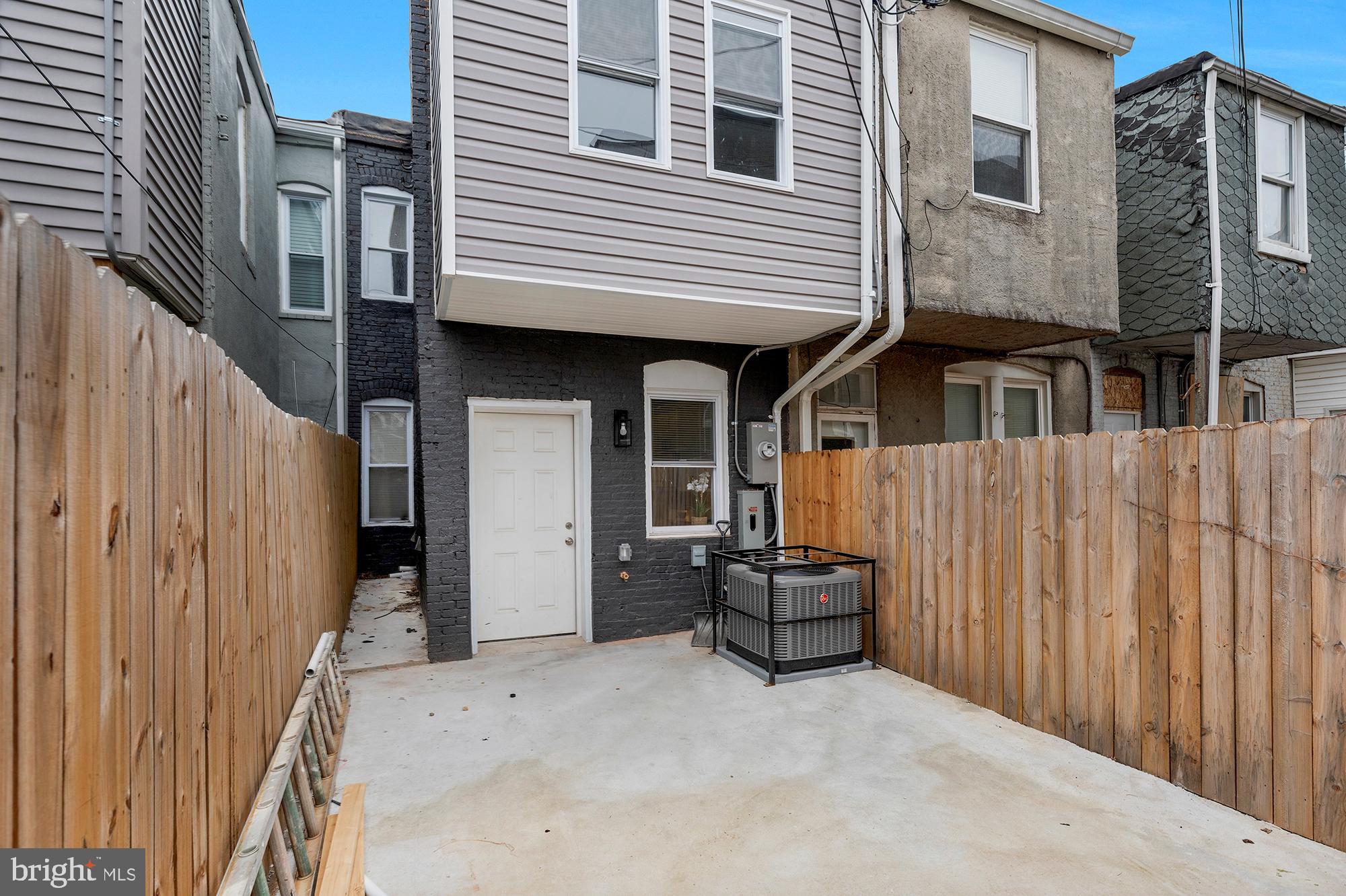 BROADWAY EAST - Residential