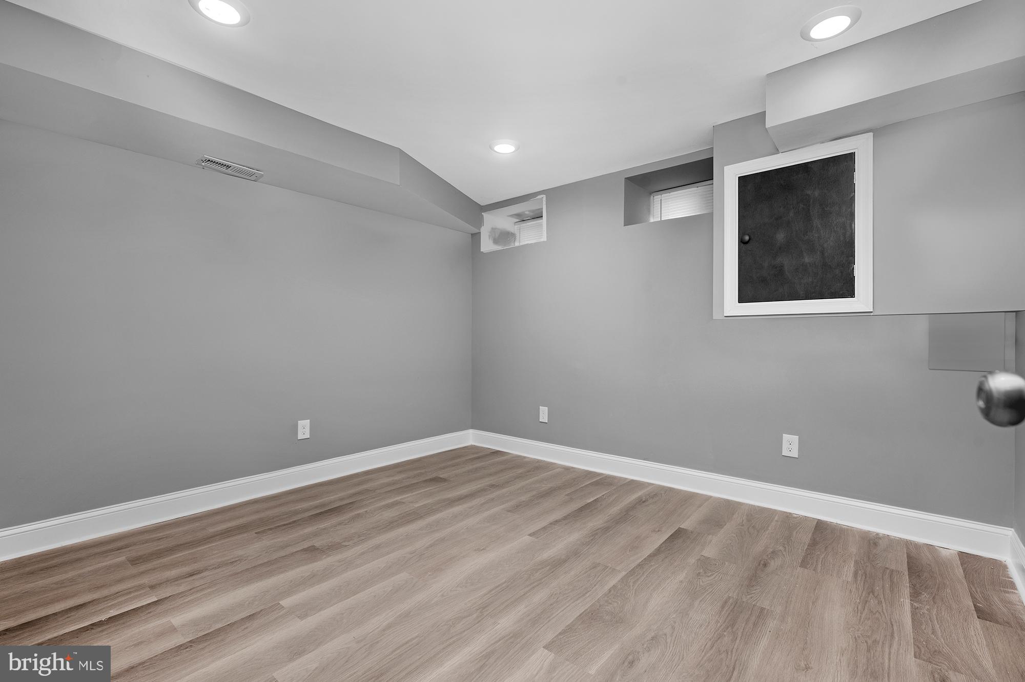 BROADWAY EAST - Residential