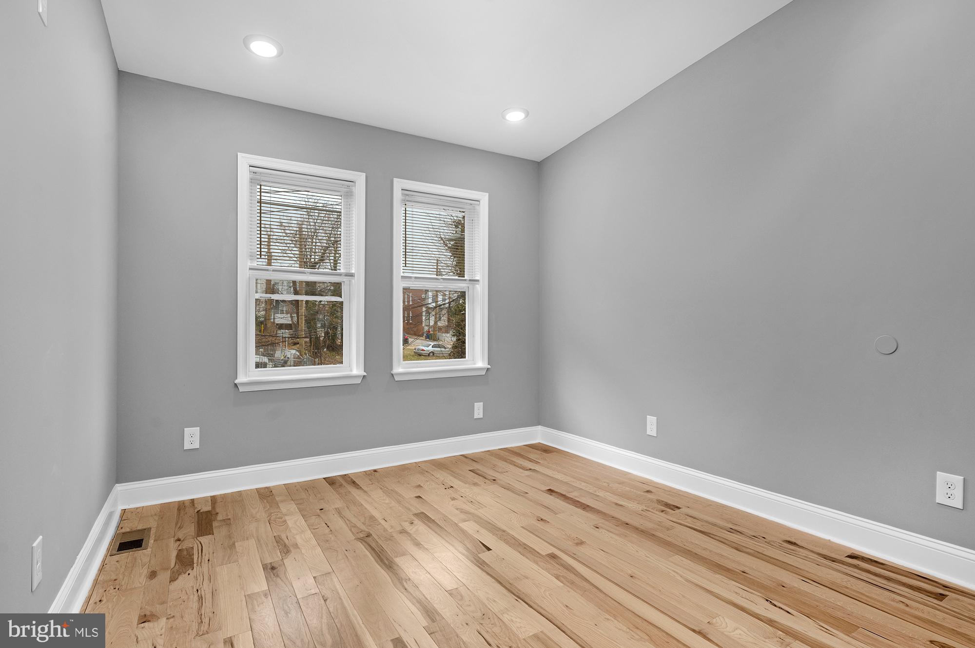 BROADWAY EAST - Residential