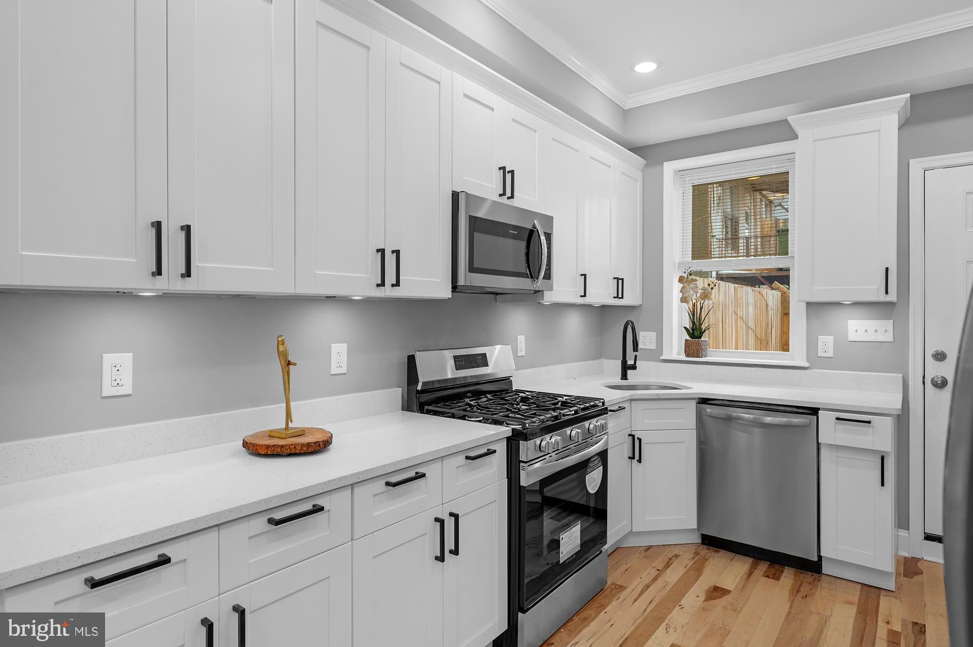 BROADWAY EAST - Residential