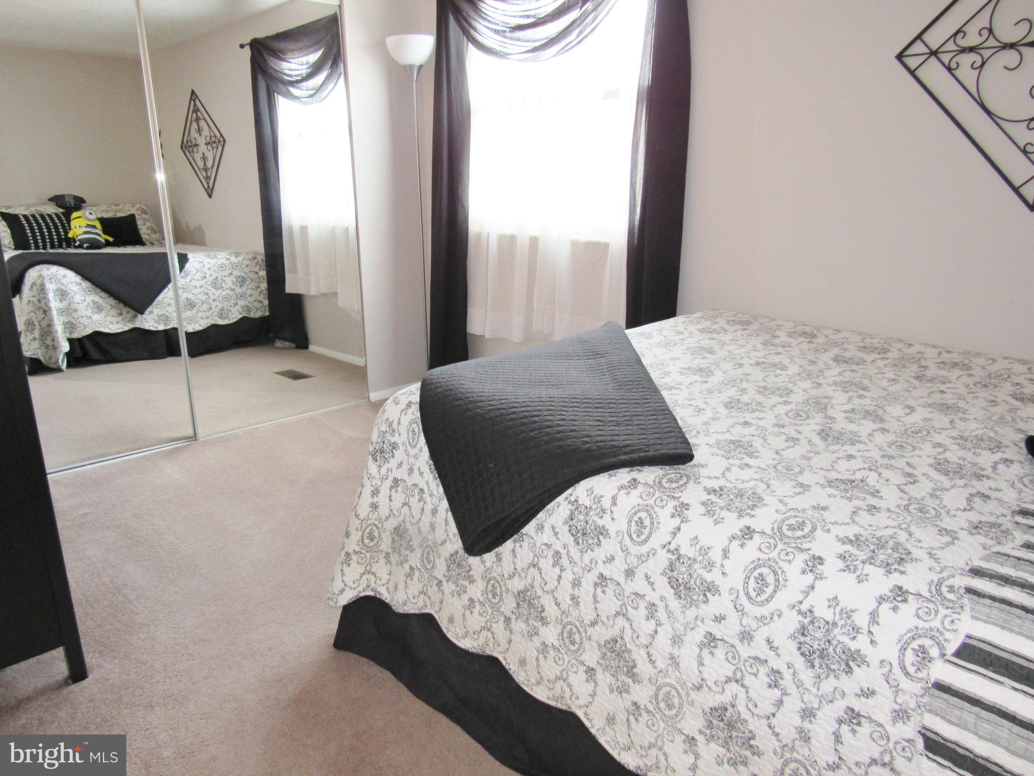 LAUREL VALLEY - Residential