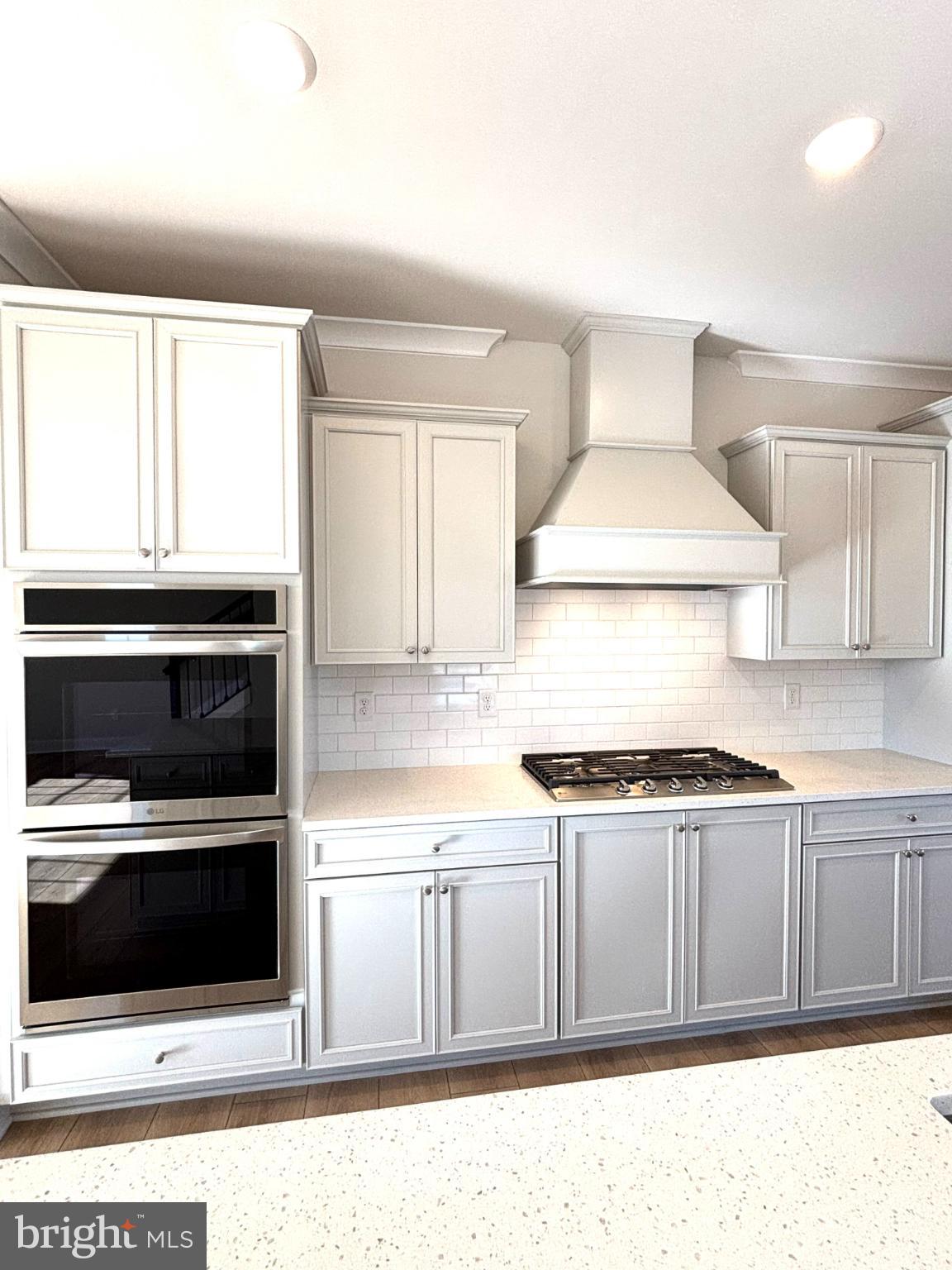 7700 JOHNNYCAKE ROAD