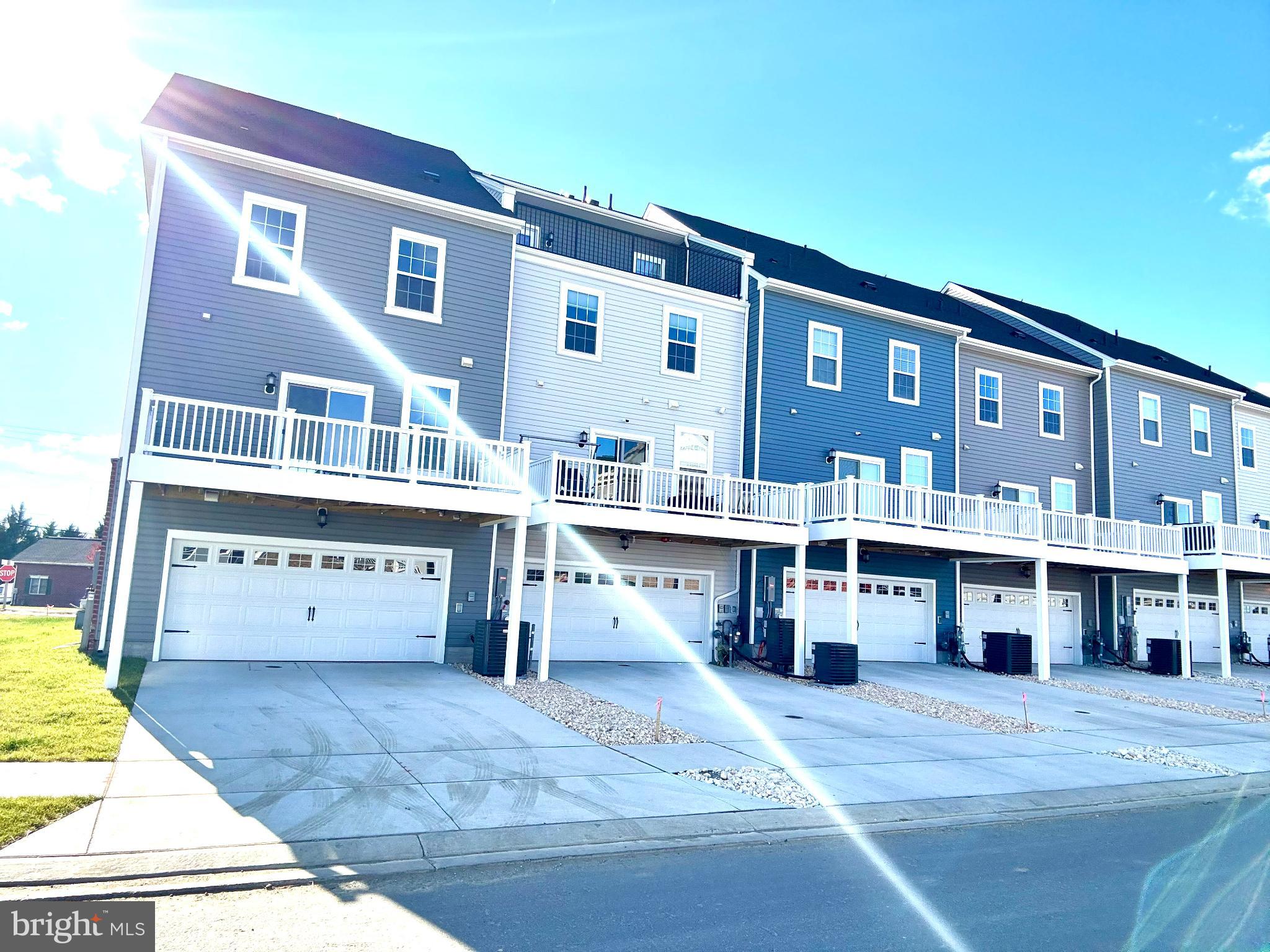 7700 JOHNNYCAKE ROAD