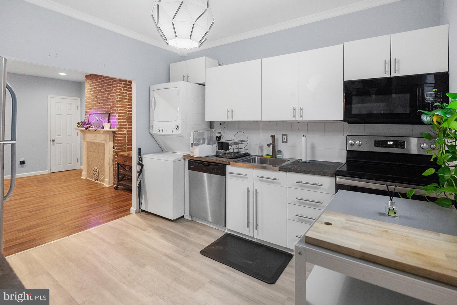 HAWTHORNE - Residential Lease