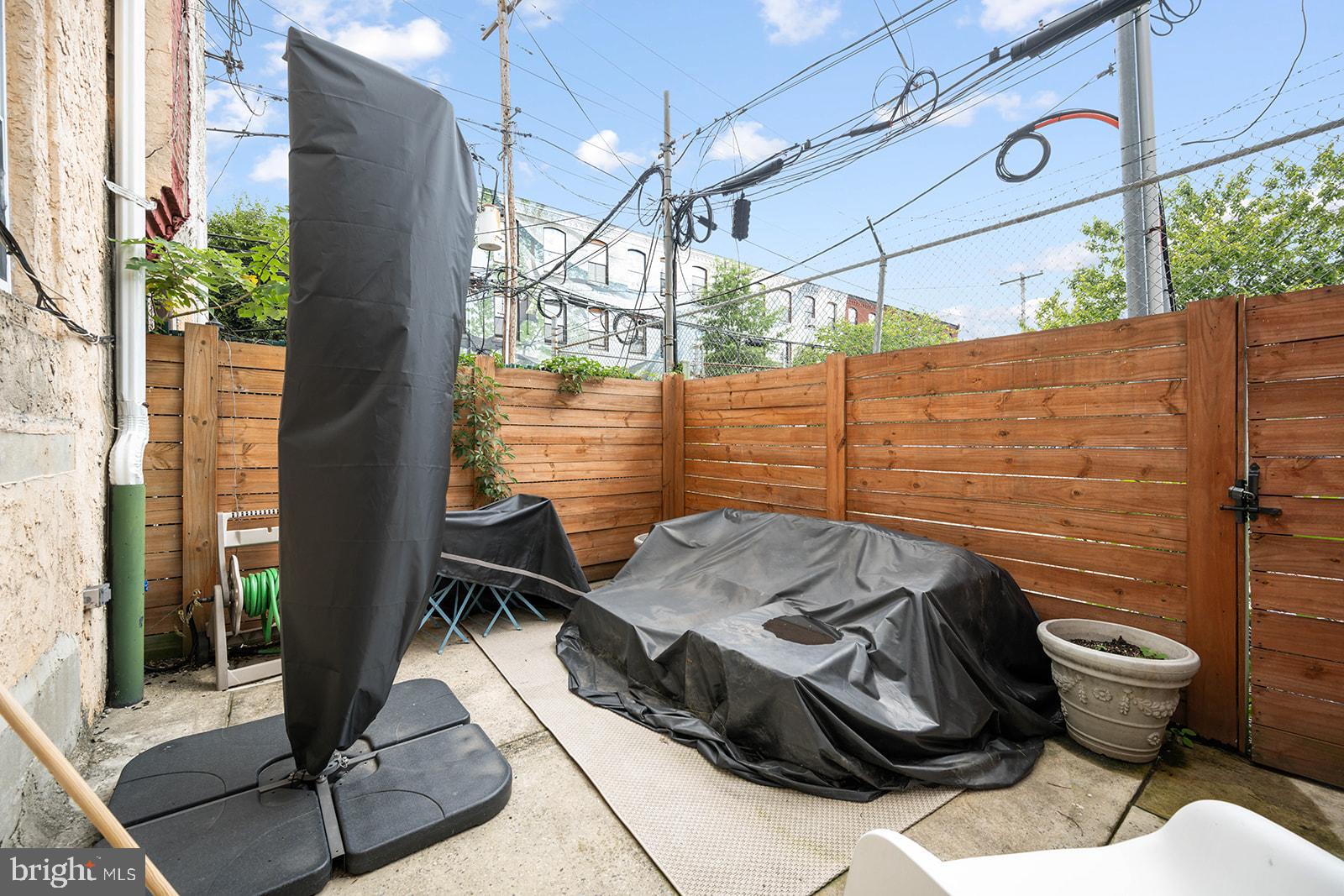 HAWTHORNE - Residential Lease