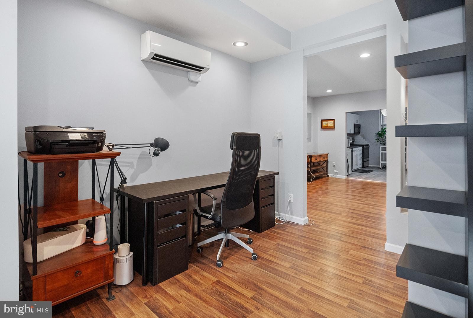 HAWTHORNE - Residential Lease