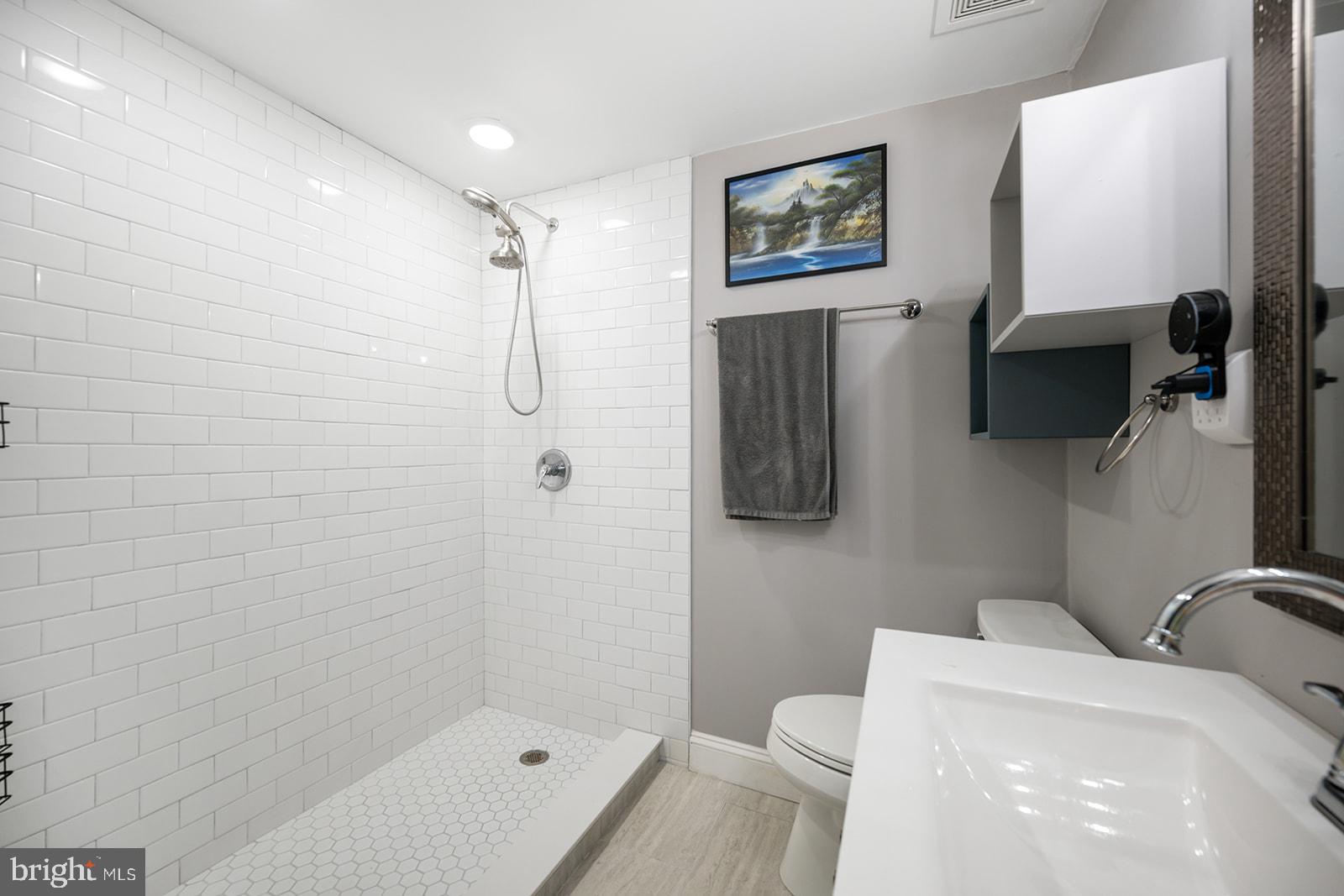 HAWTHORNE - Residential Lease