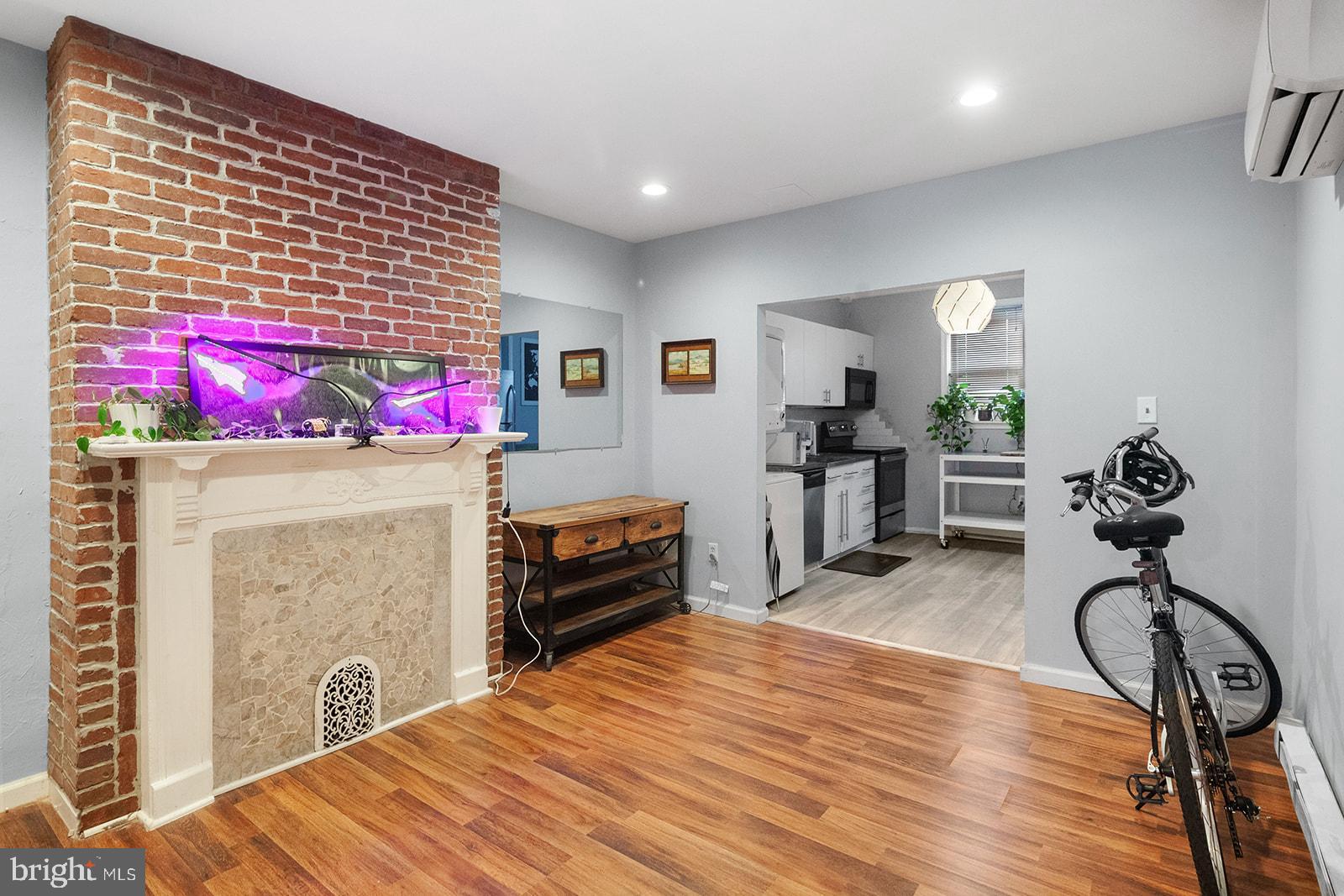 HAWTHORNE - Residential Lease