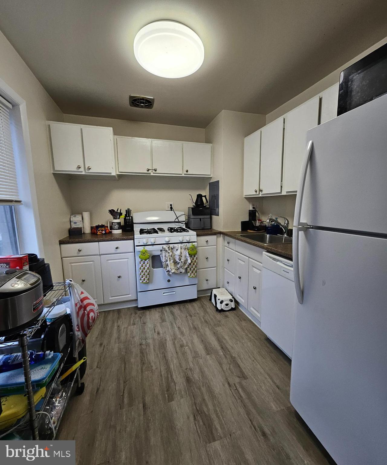 ANNANDALE GARDENS - Residential Lease