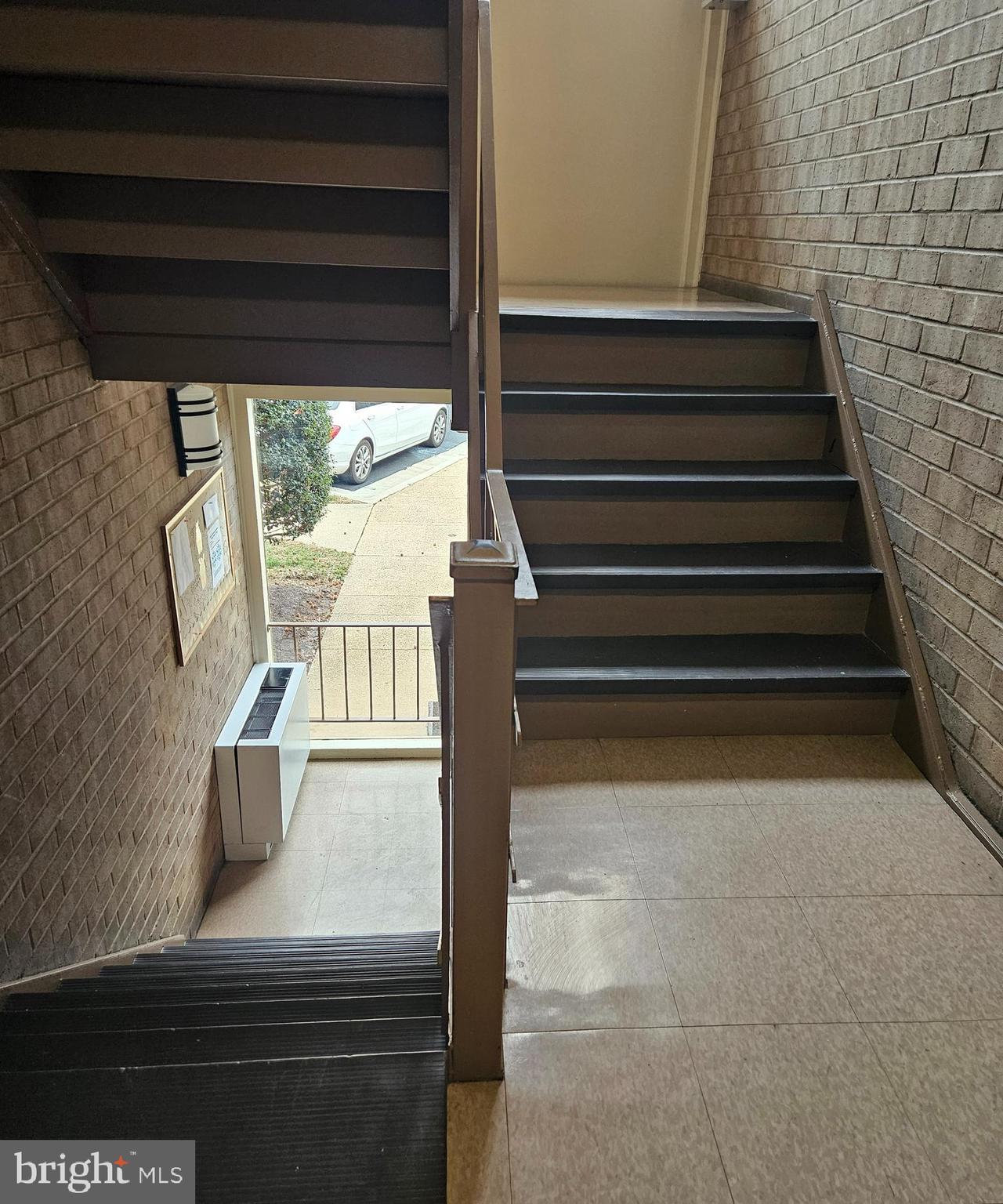 ANNANDALE GARDENS - Residential Lease