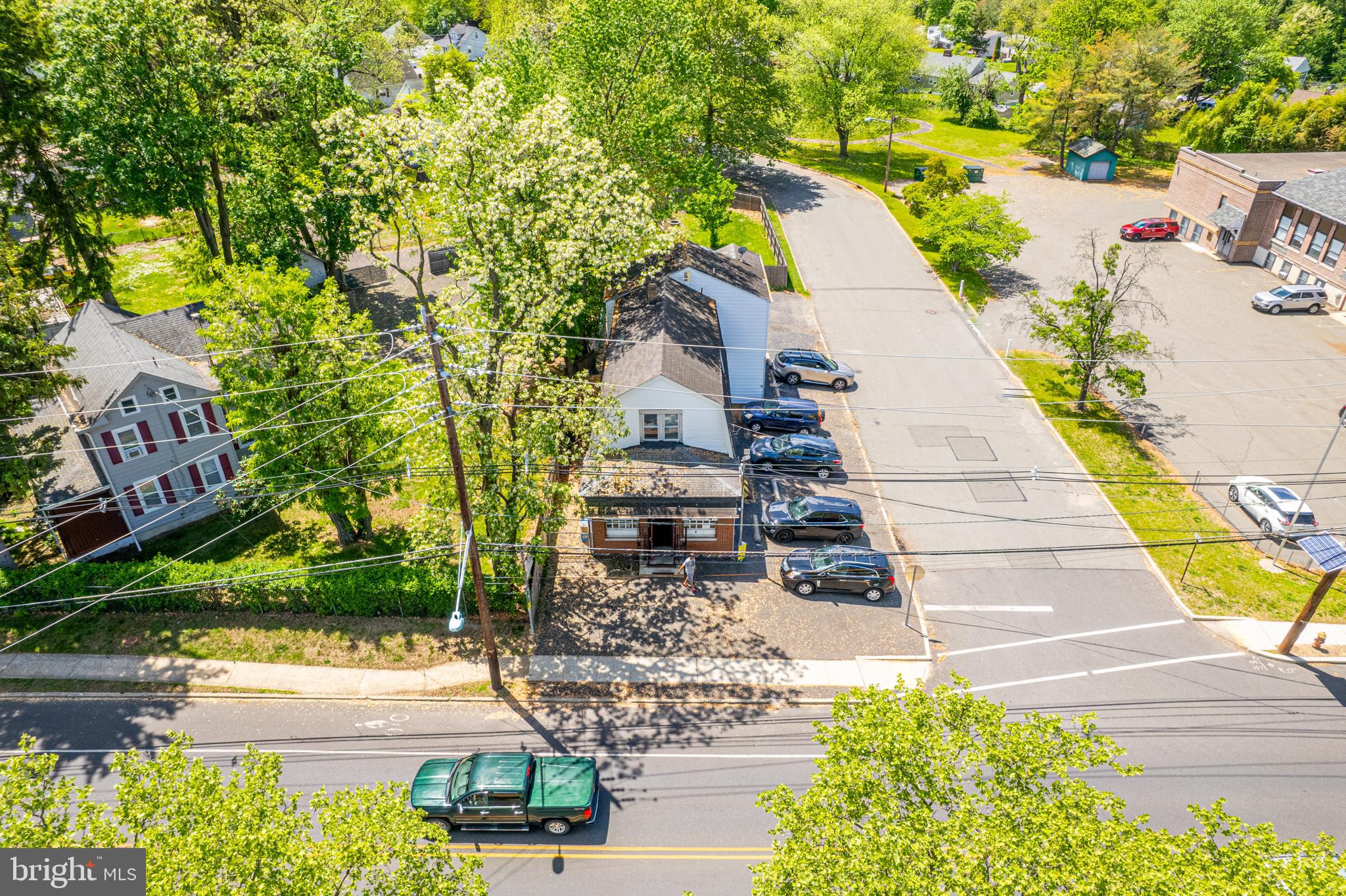 3 BUTTONWOOD DRIVE