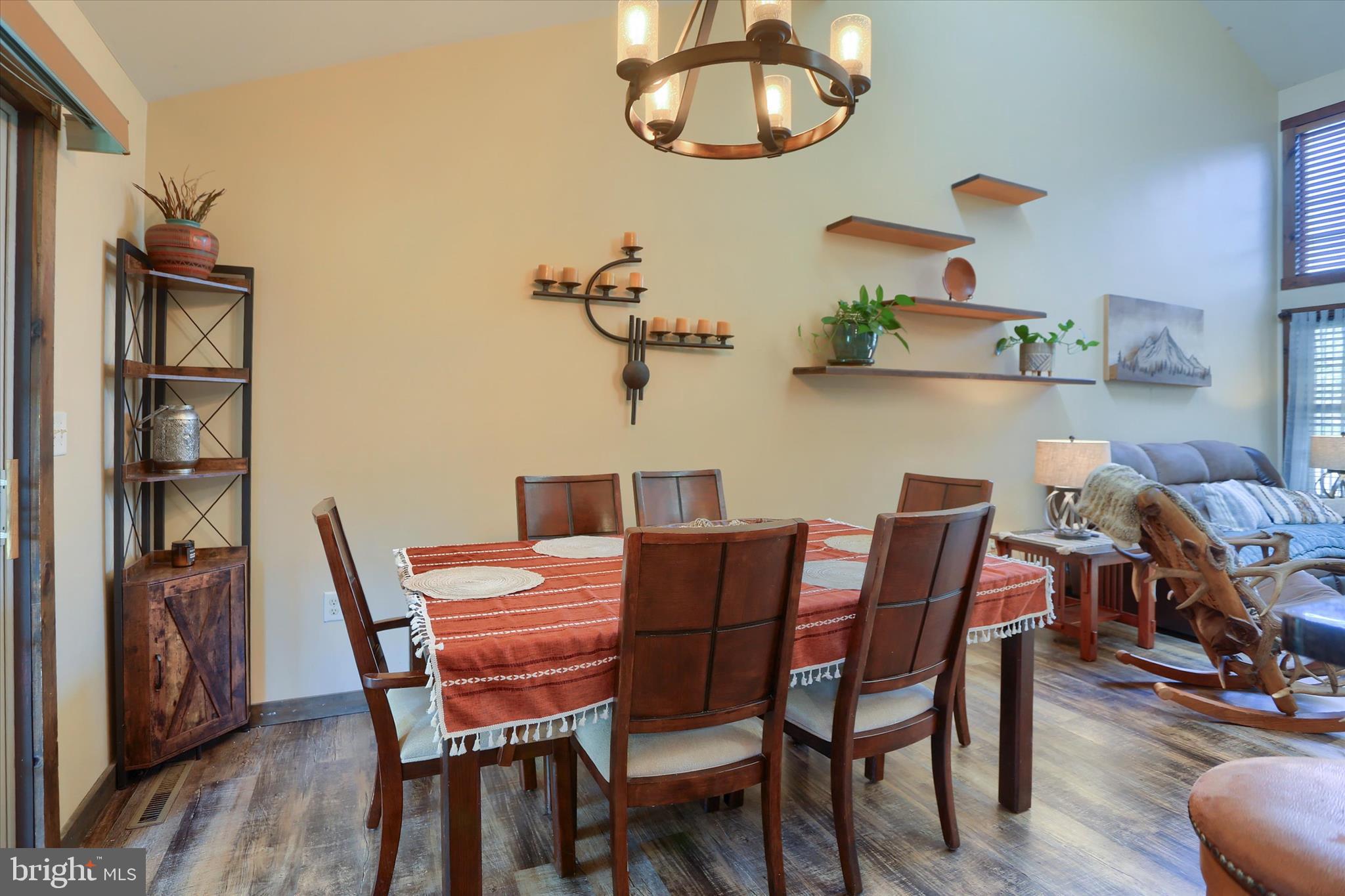 EDGEWATER - Residential