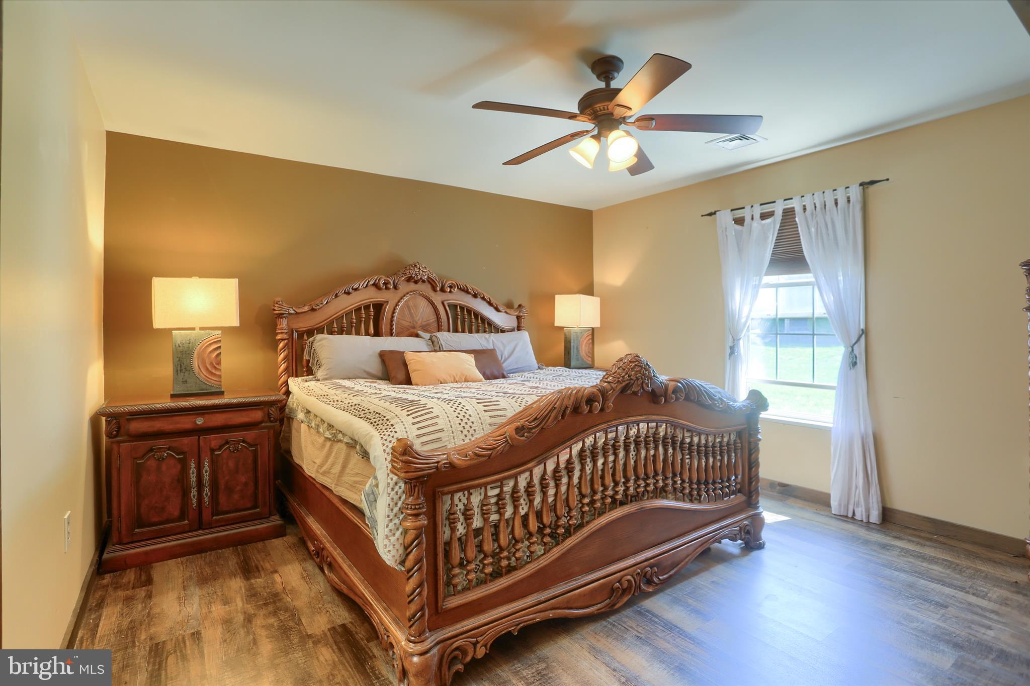 EDGEWATER - Residential