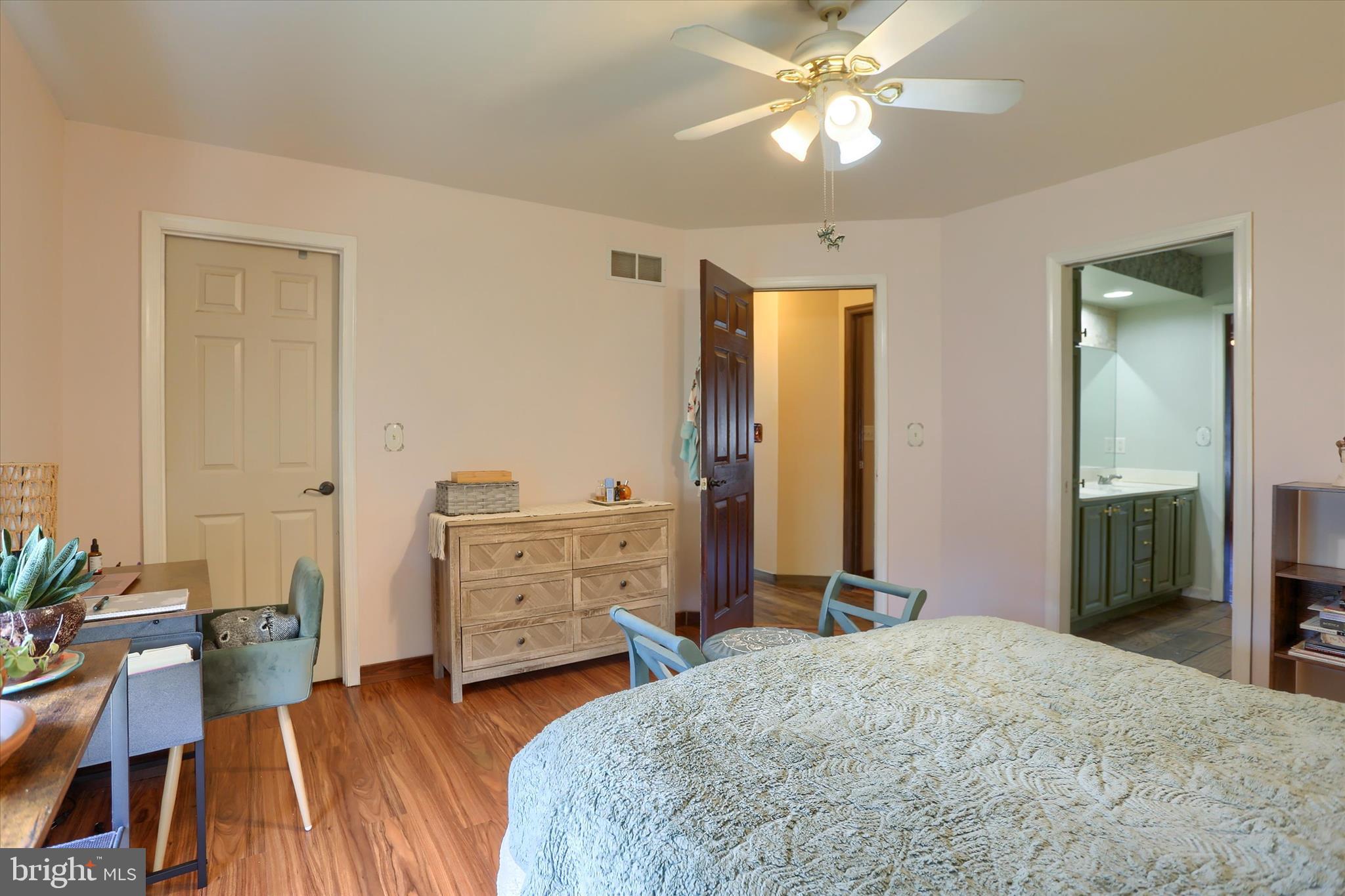 EDGEWATER - Residential