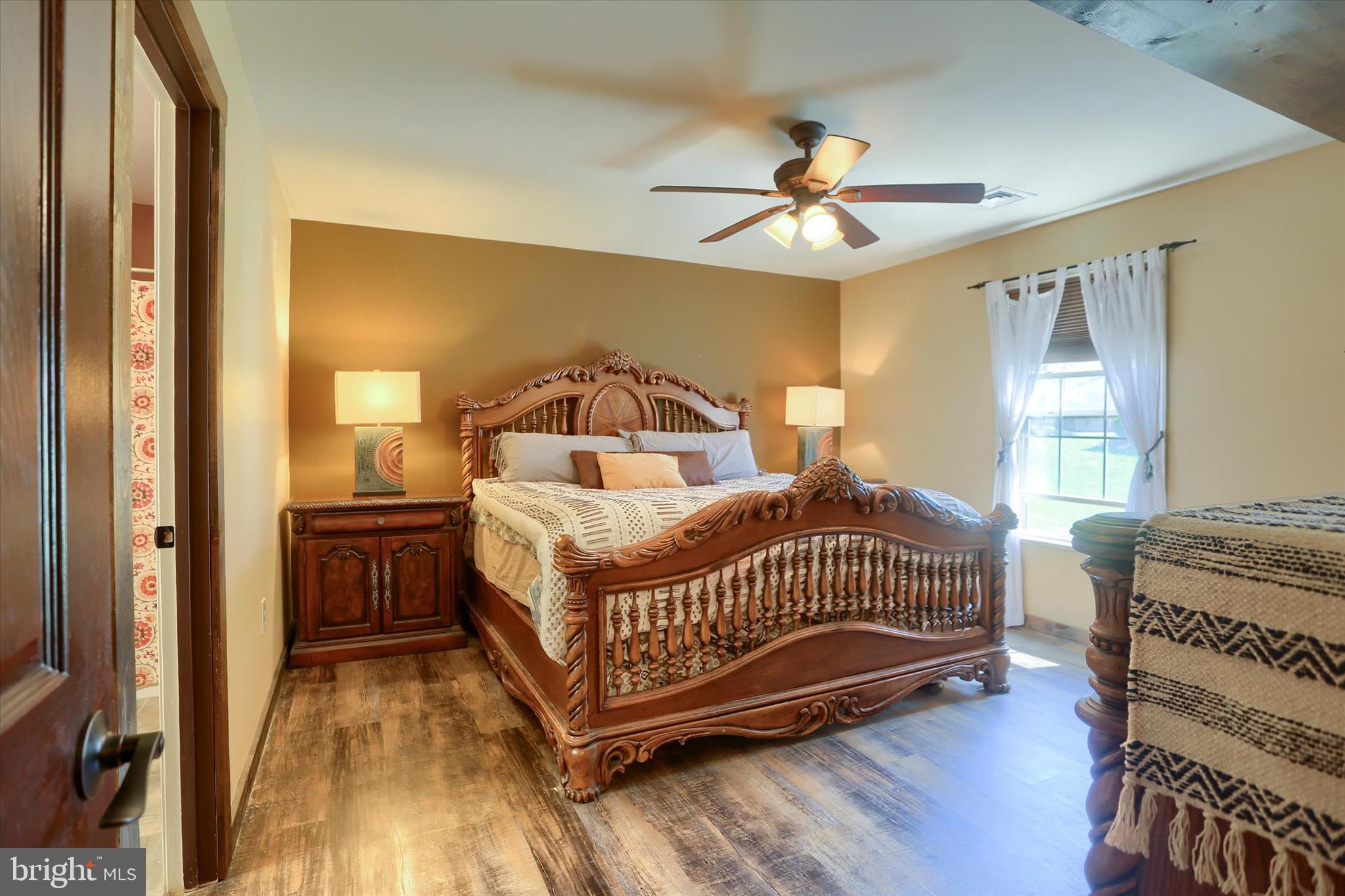 EDGEWATER - Residential