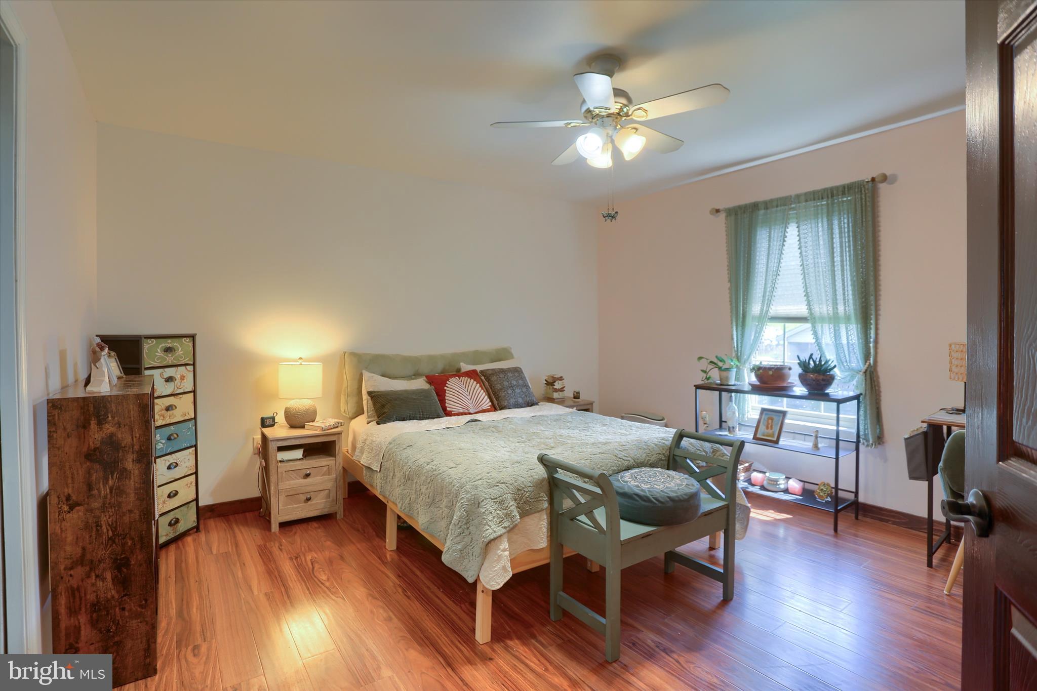 EDGEWATER - Residential