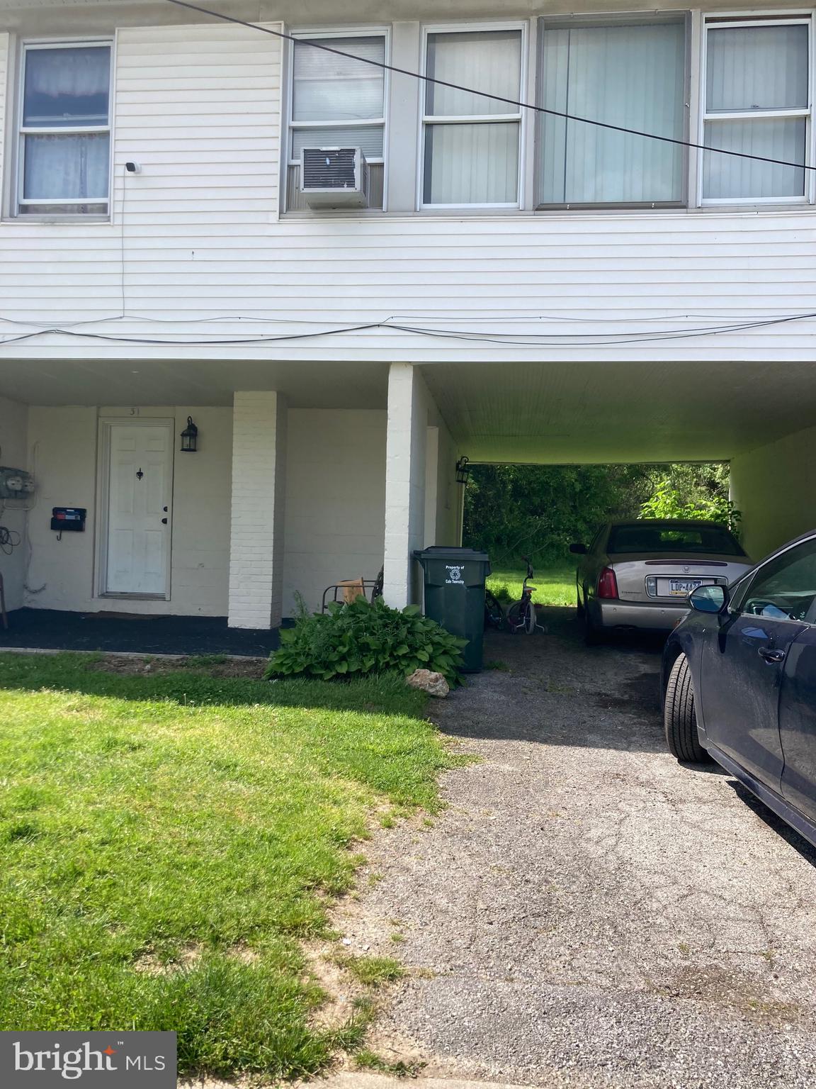 Great opportunity for an investor to add to their portfolio or move in and  occupy! Townhouse in Caln Twp. with low taxes. Three bedrooms/one bathroom .Full kitchen with all appliances .Living room & dining room on main level. Laminate floors throughout. Finished lower level  offers a family & laundry room. Wonderful backyard for barbecues and  relaxation. . Off street parking.
Property is tenant occupied for past 25 years.48 hours required for an appointment.
Close to transportation, shopping and restaurants. Motivated Seller! Make an appointment today!