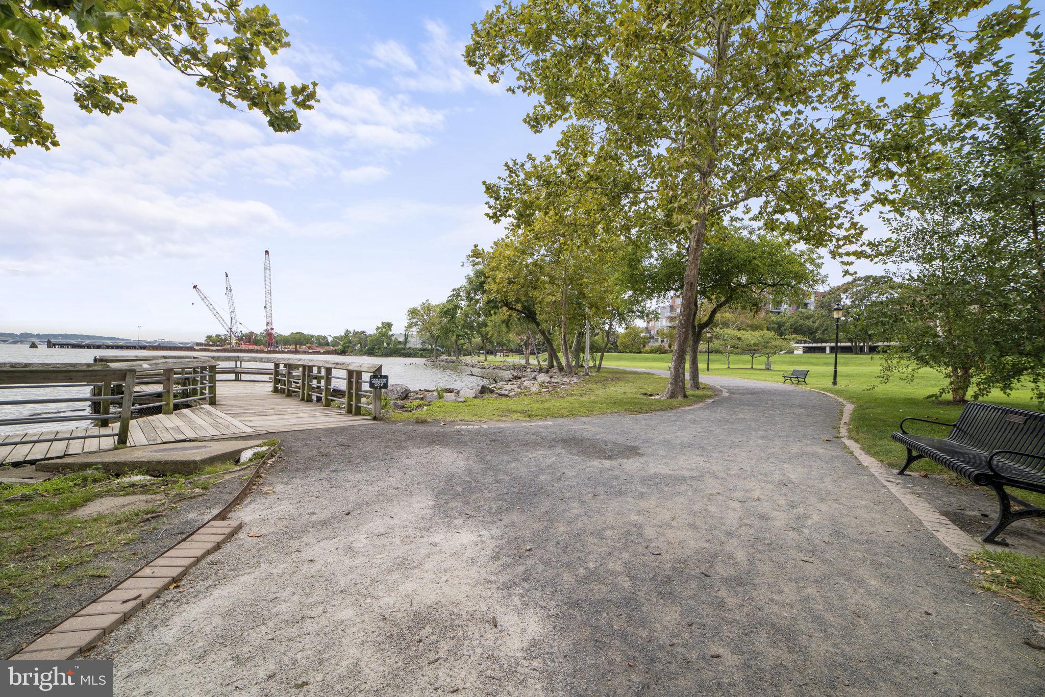 RIVERGATE - Residential