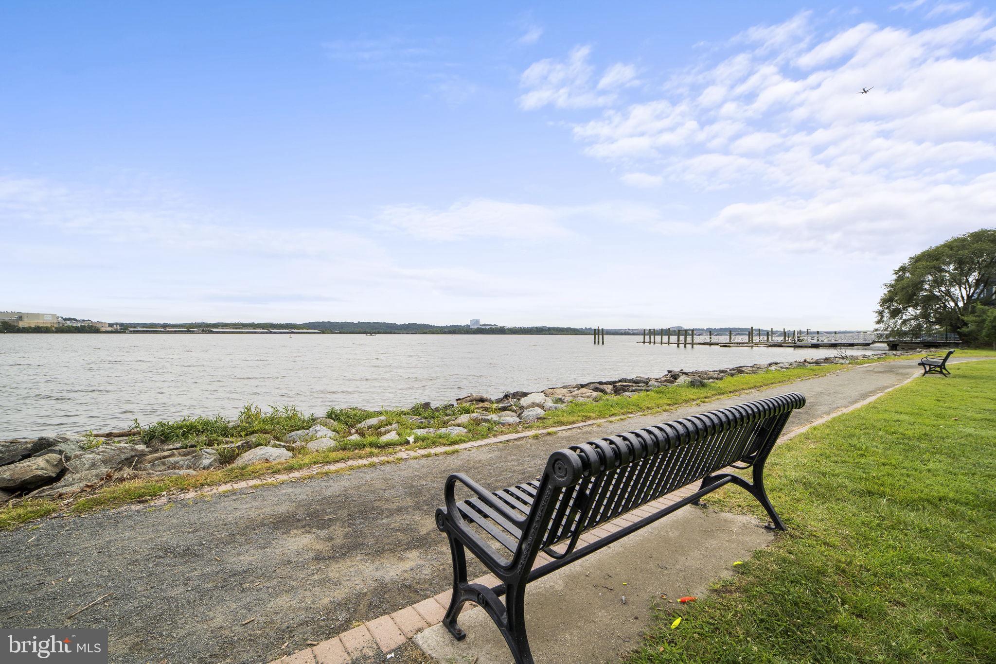 RIVERGATE - Residential