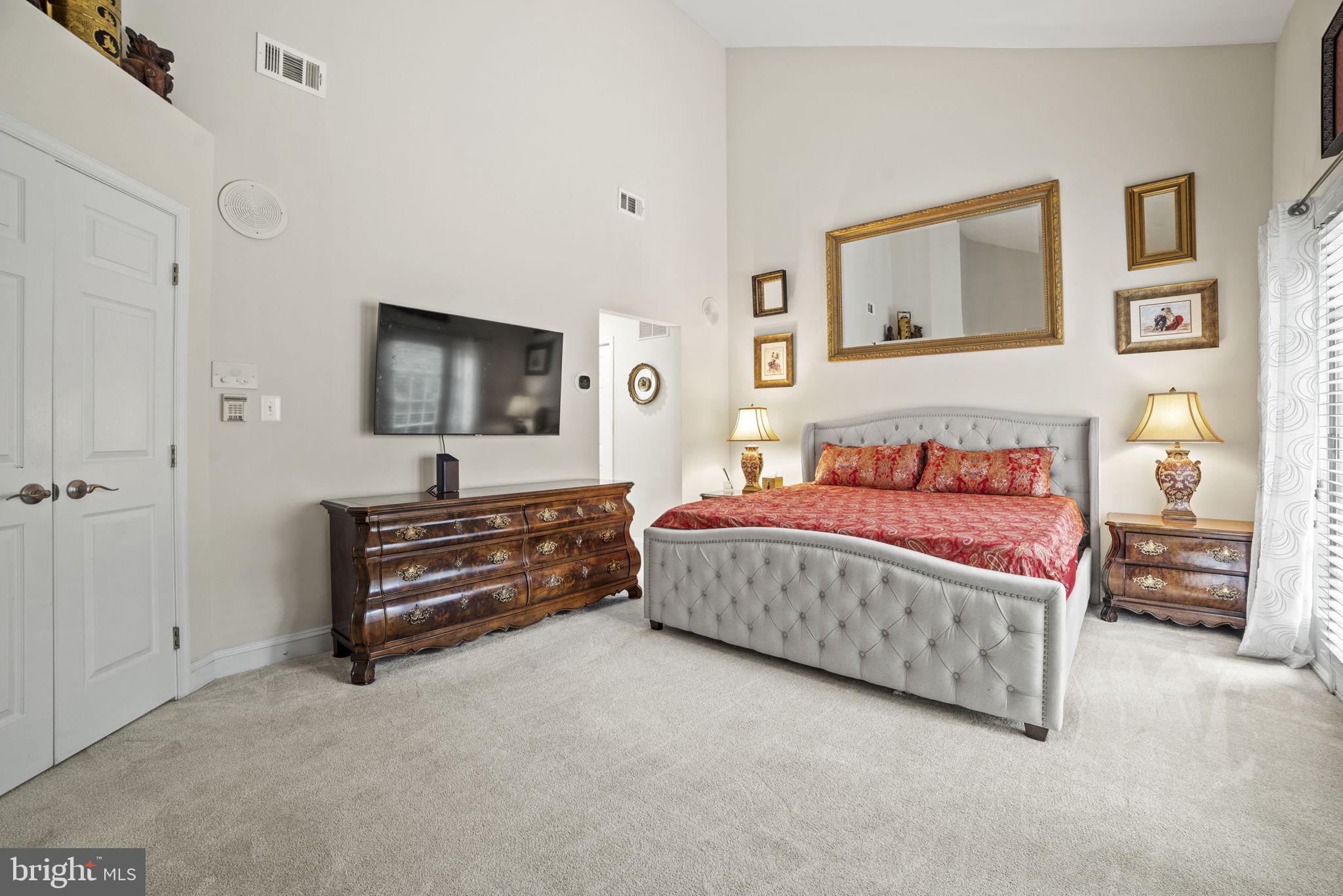 RIVERGATE - Residential