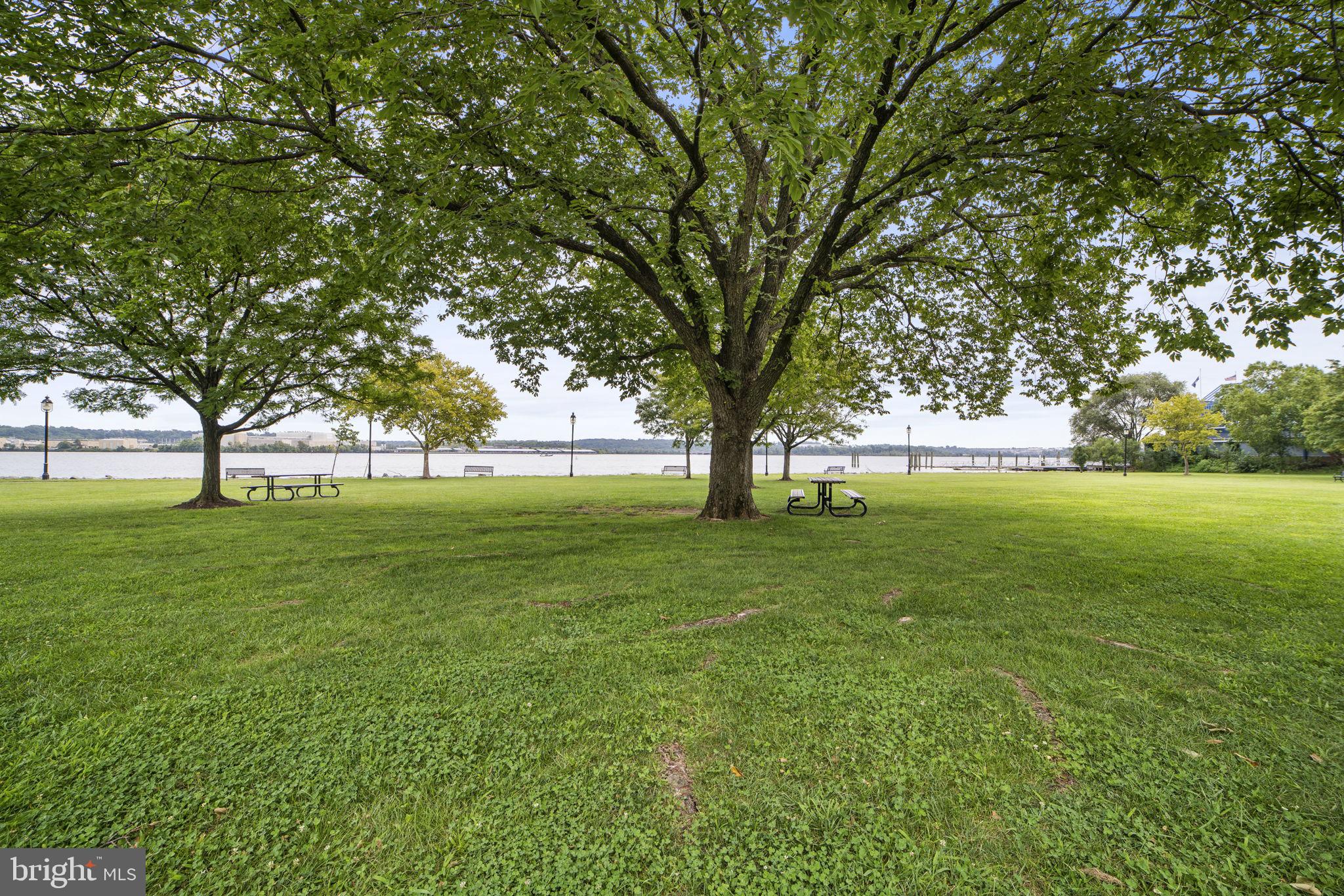 RIVERGATE - Residential