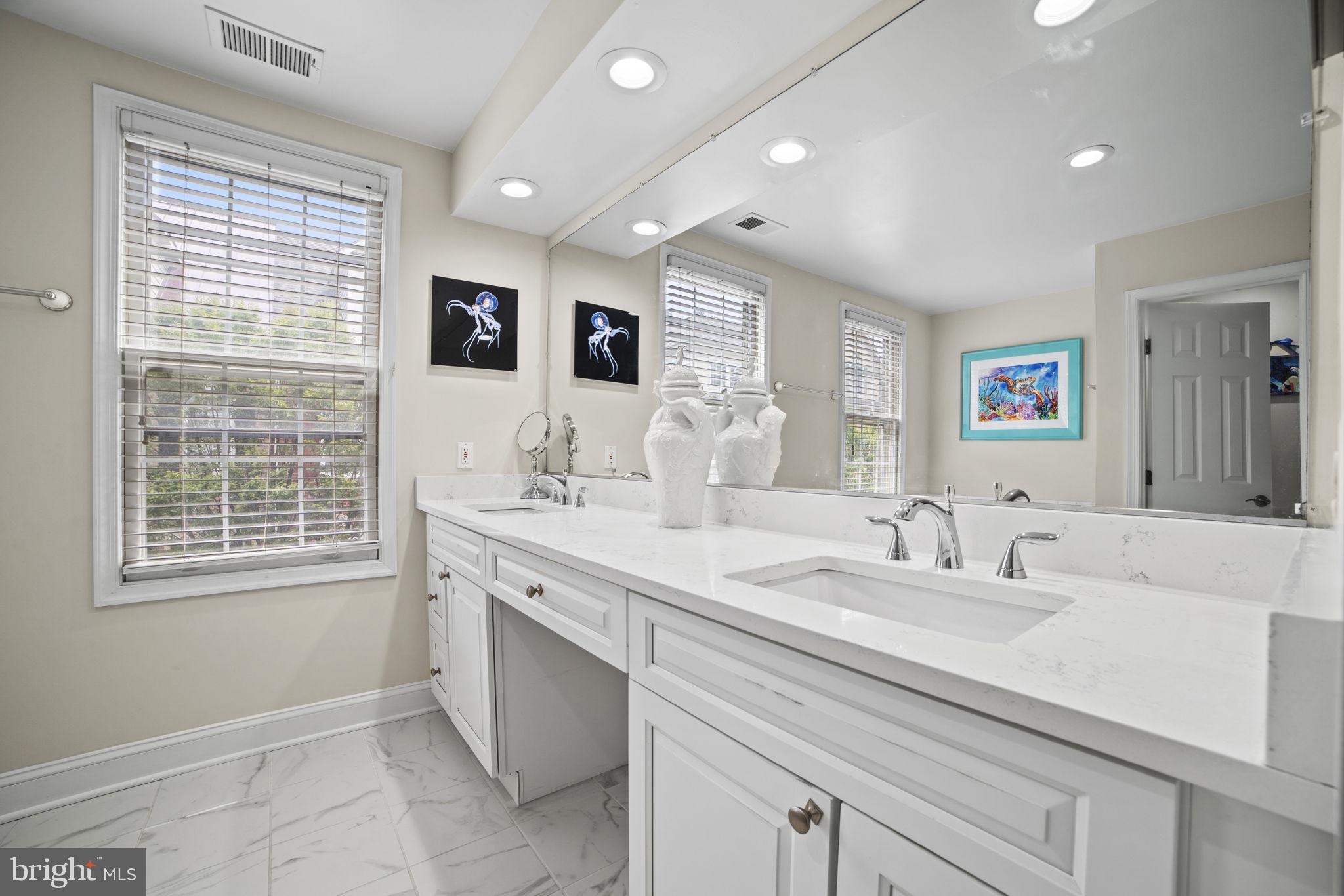 RIVERGATE - Residential