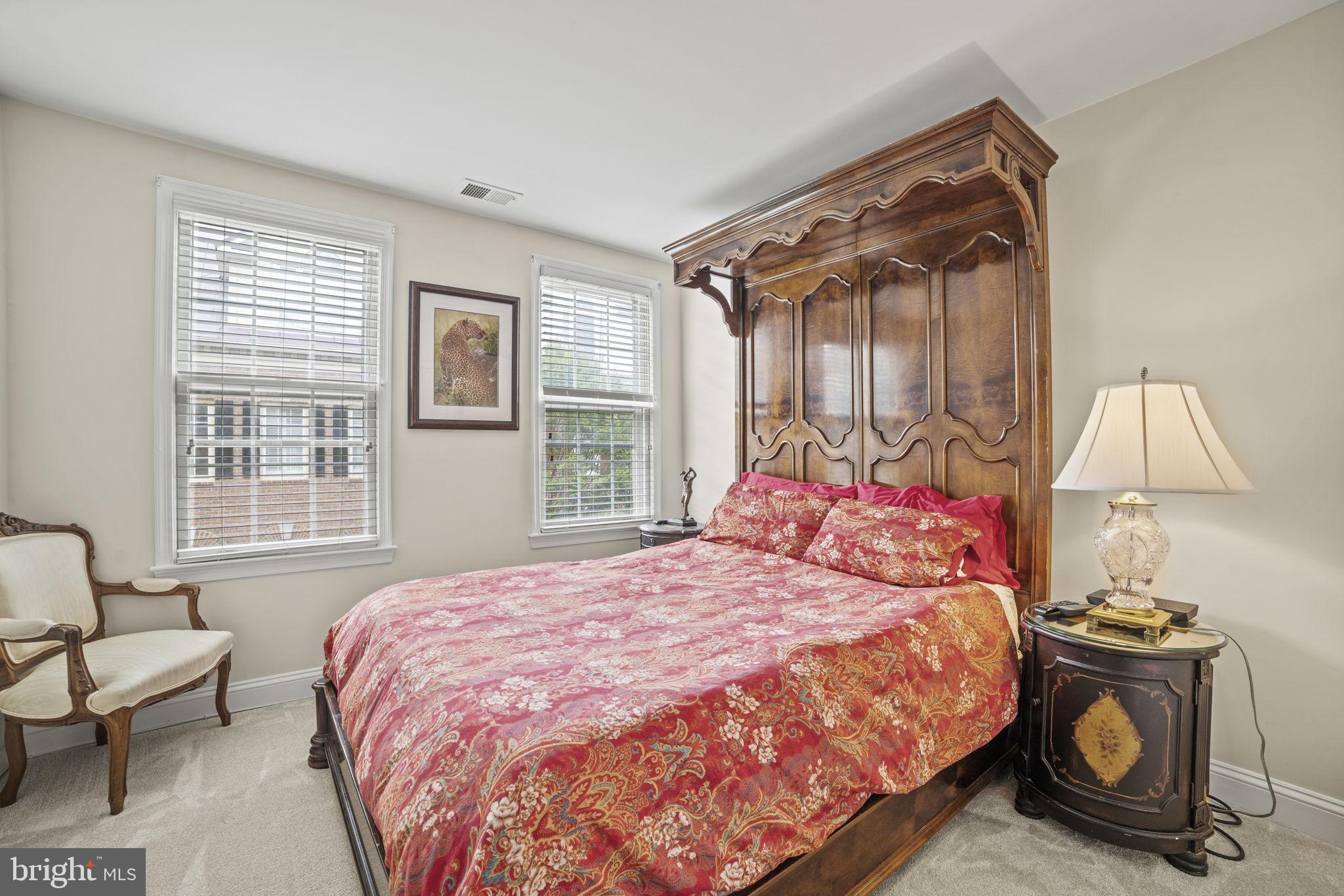 RIVERGATE - Residential