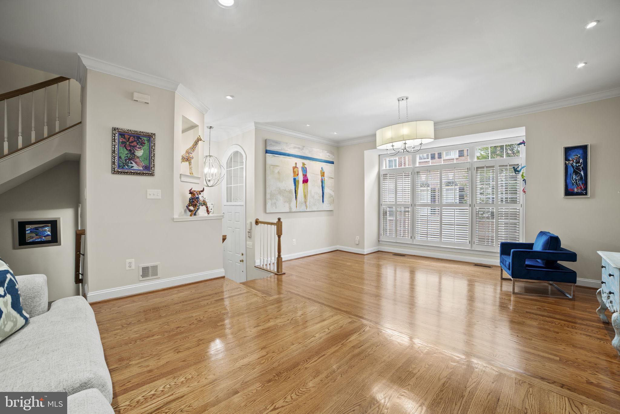 RIVERGATE - Residential