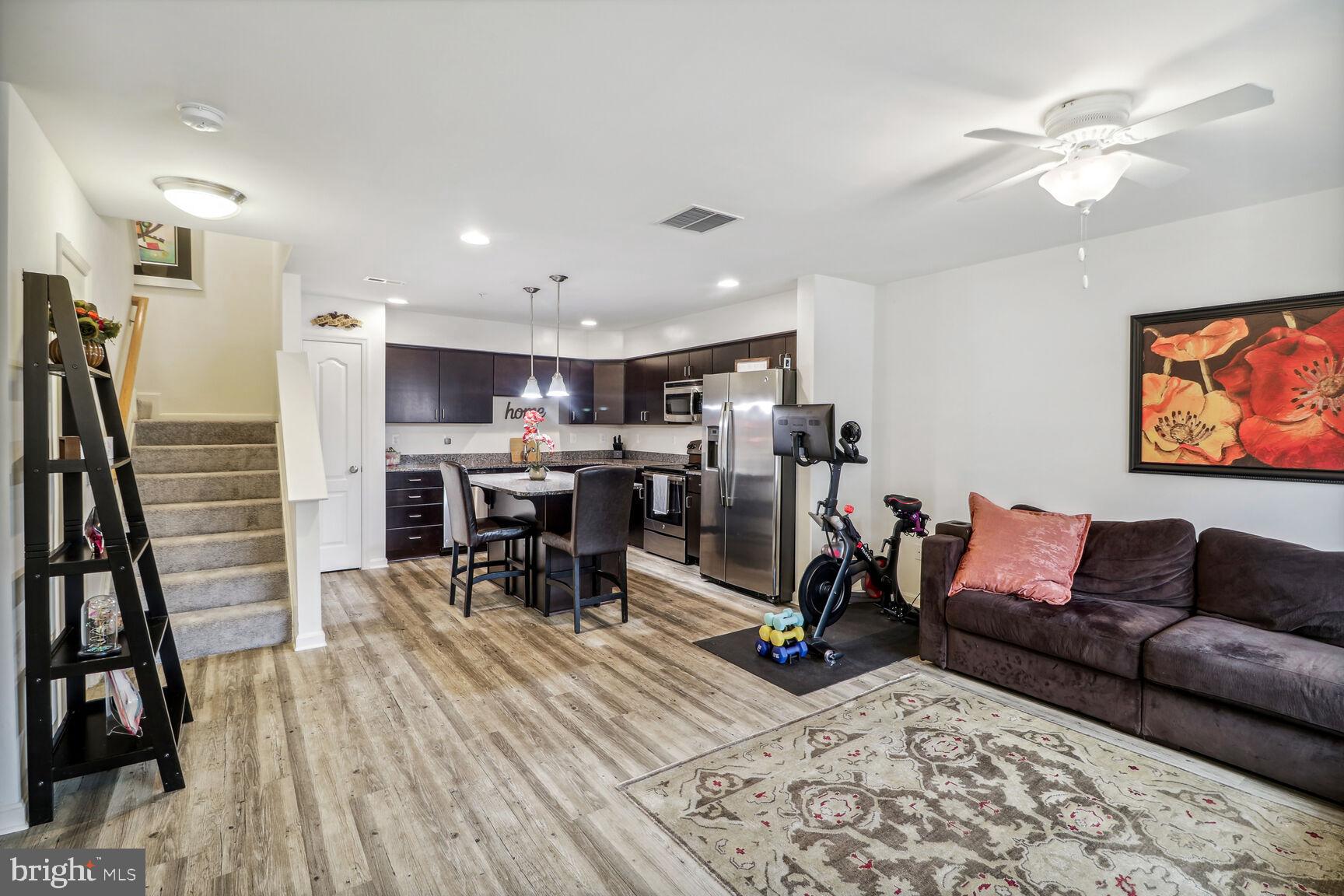 RESERVOIR RIDGE - Residential