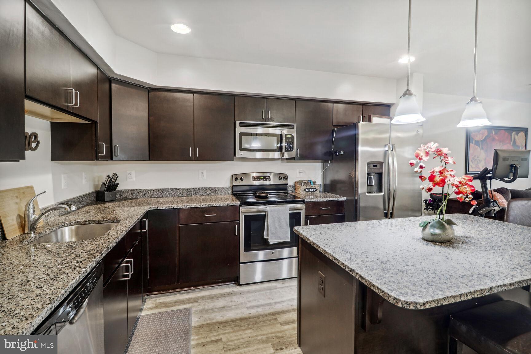 RESERVOIR RIDGE - Residential