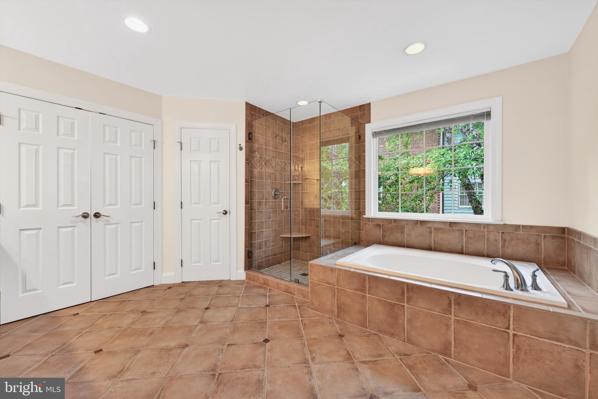 INGLESIDE - Residential