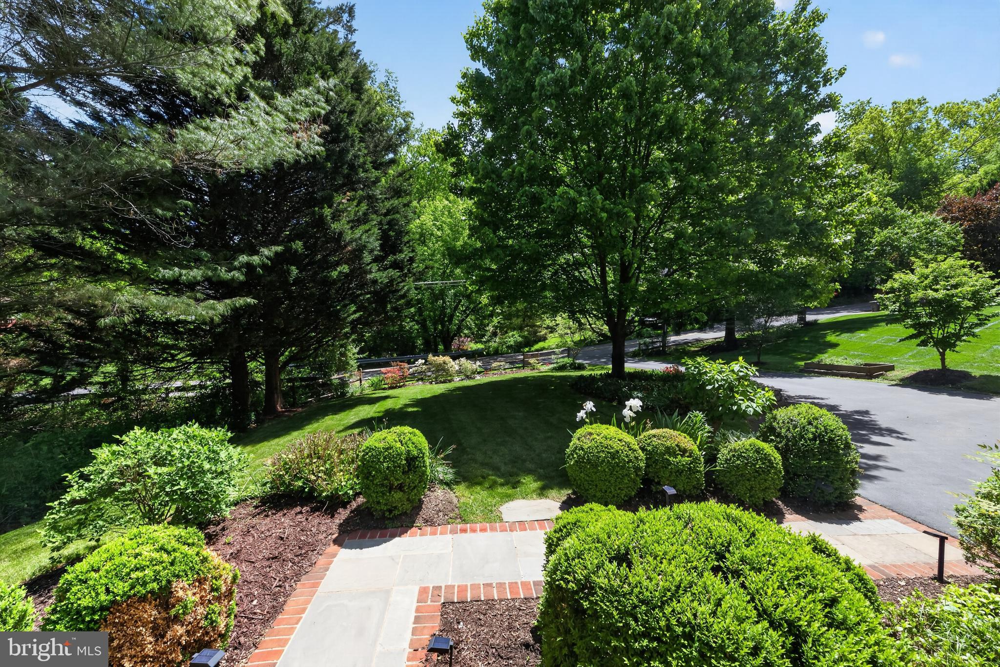 INGLESIDE - Residential