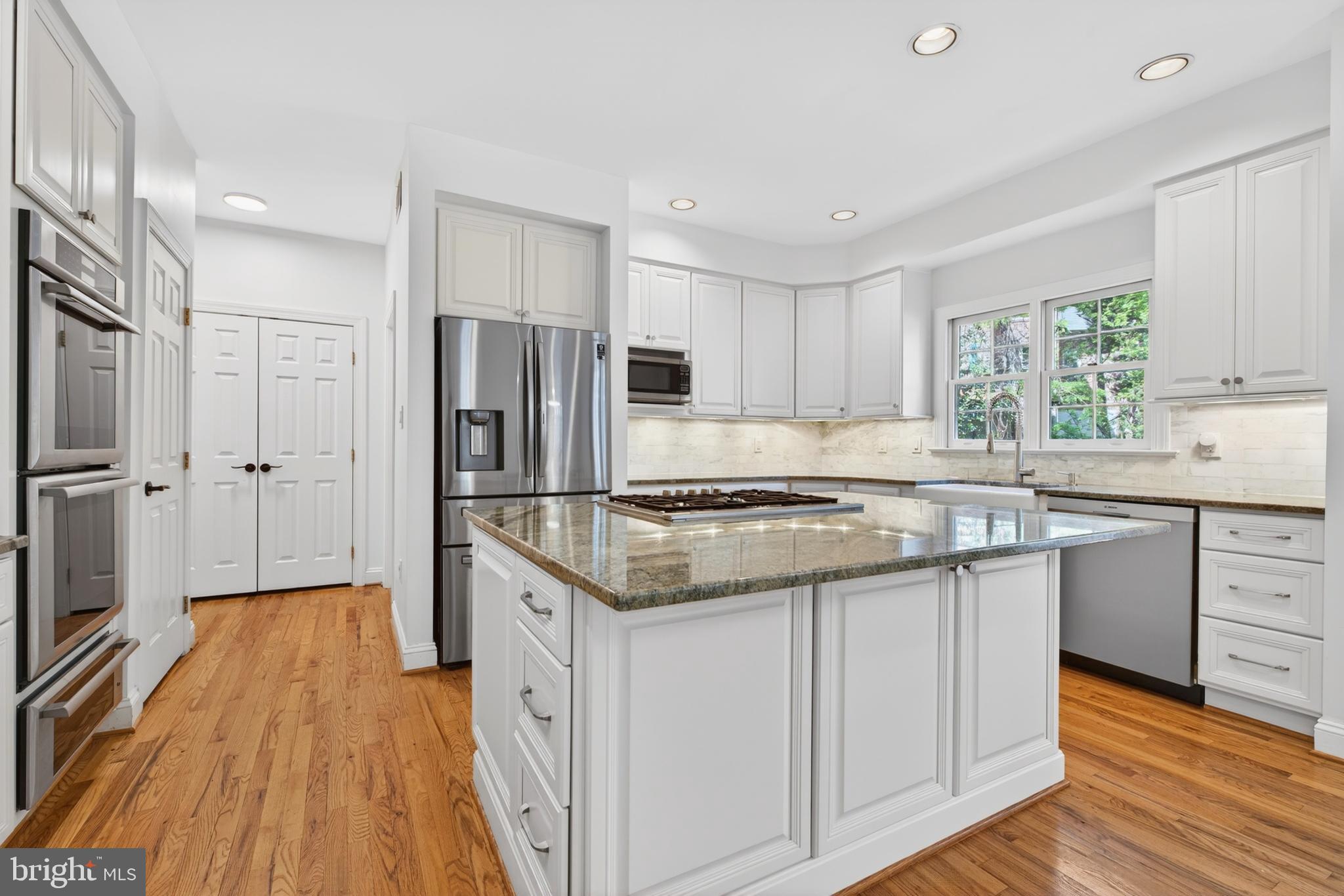 INGLESIDE - Residential