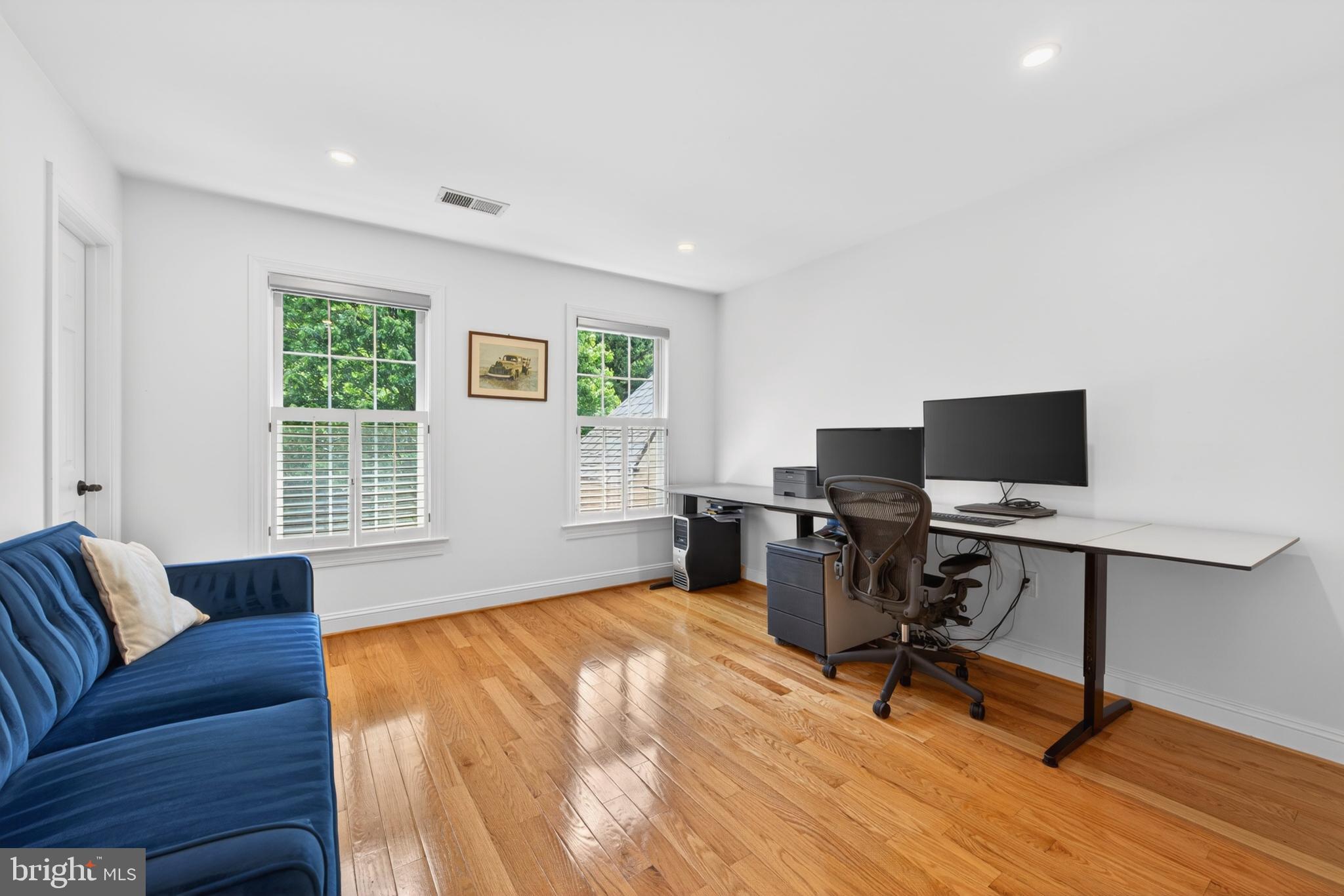 INGLESIDE - Residential