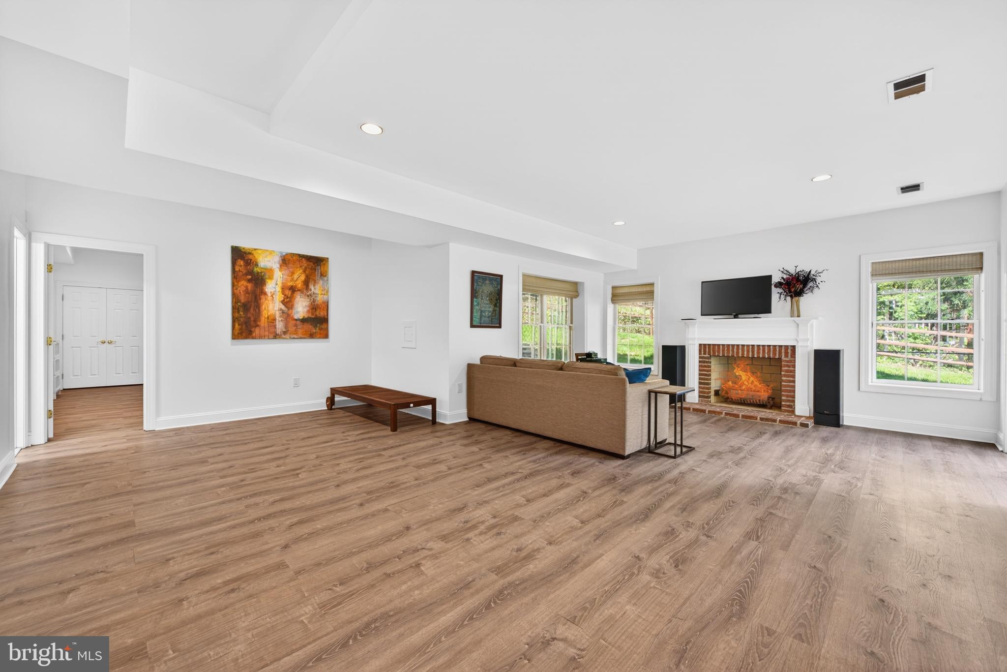 INGLESIDE - Residential