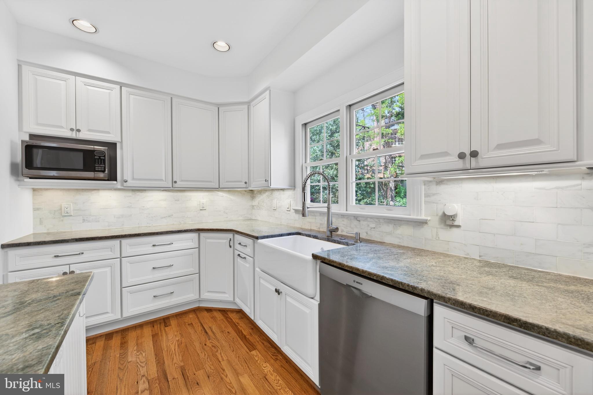 INGLESIDE - Residential