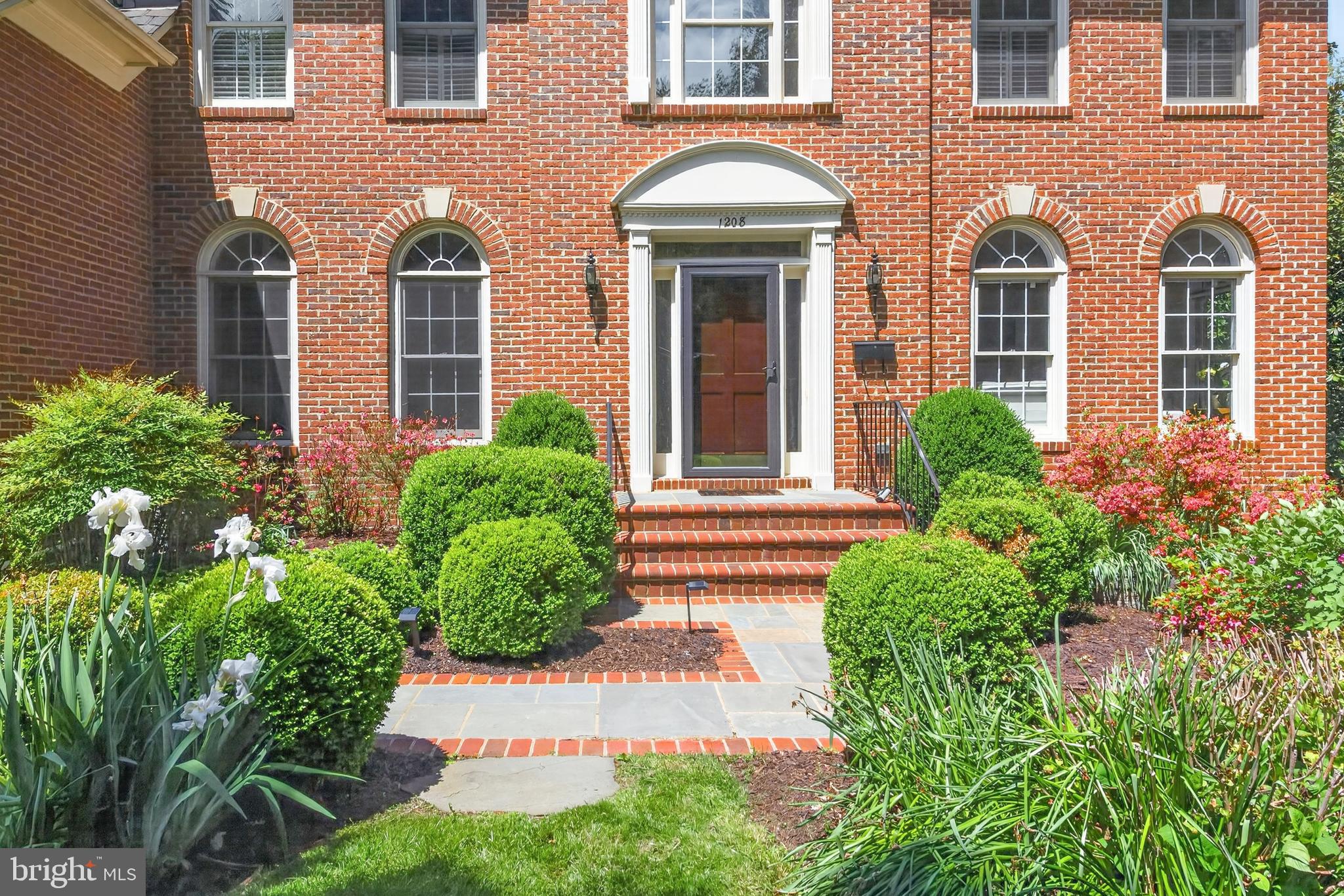 INGLESIDE - Residential
