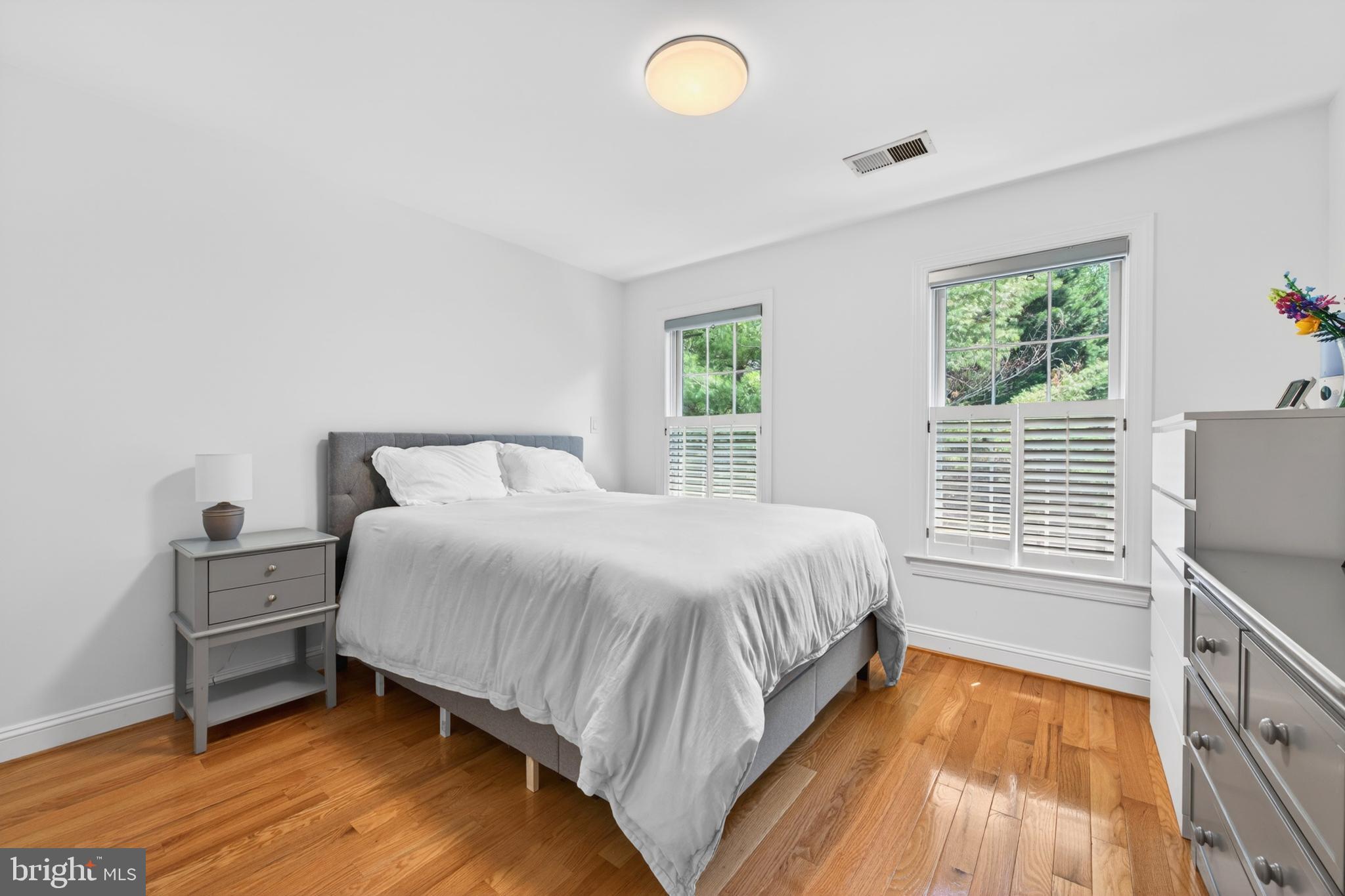 INGLESIDE - Residential