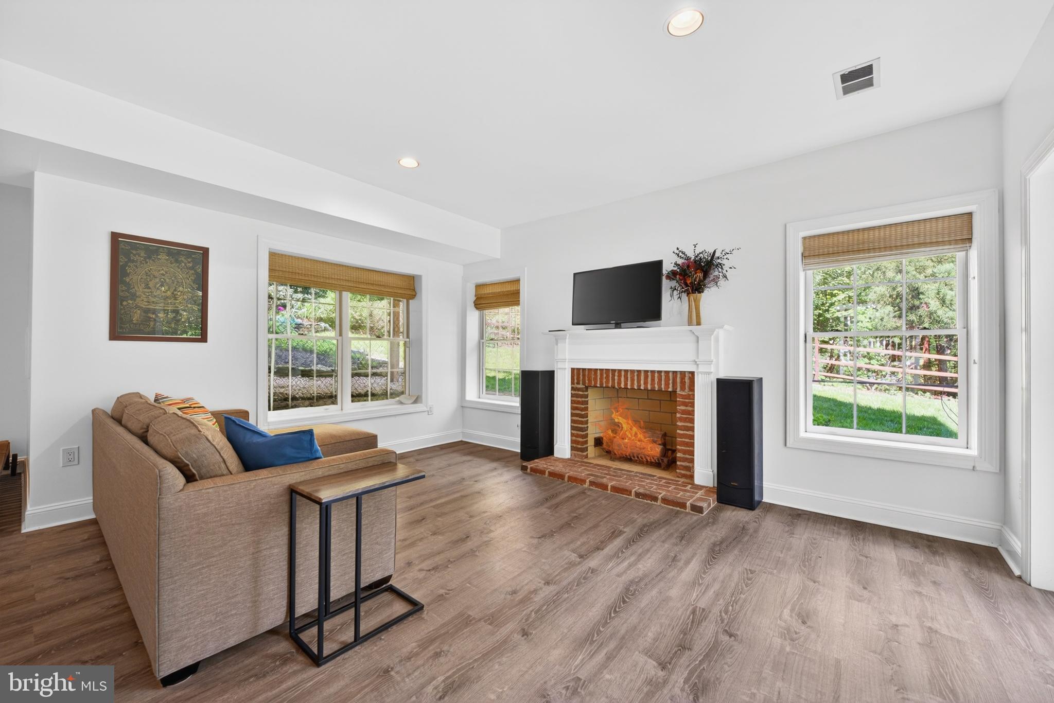 INGLESIDE - Residential